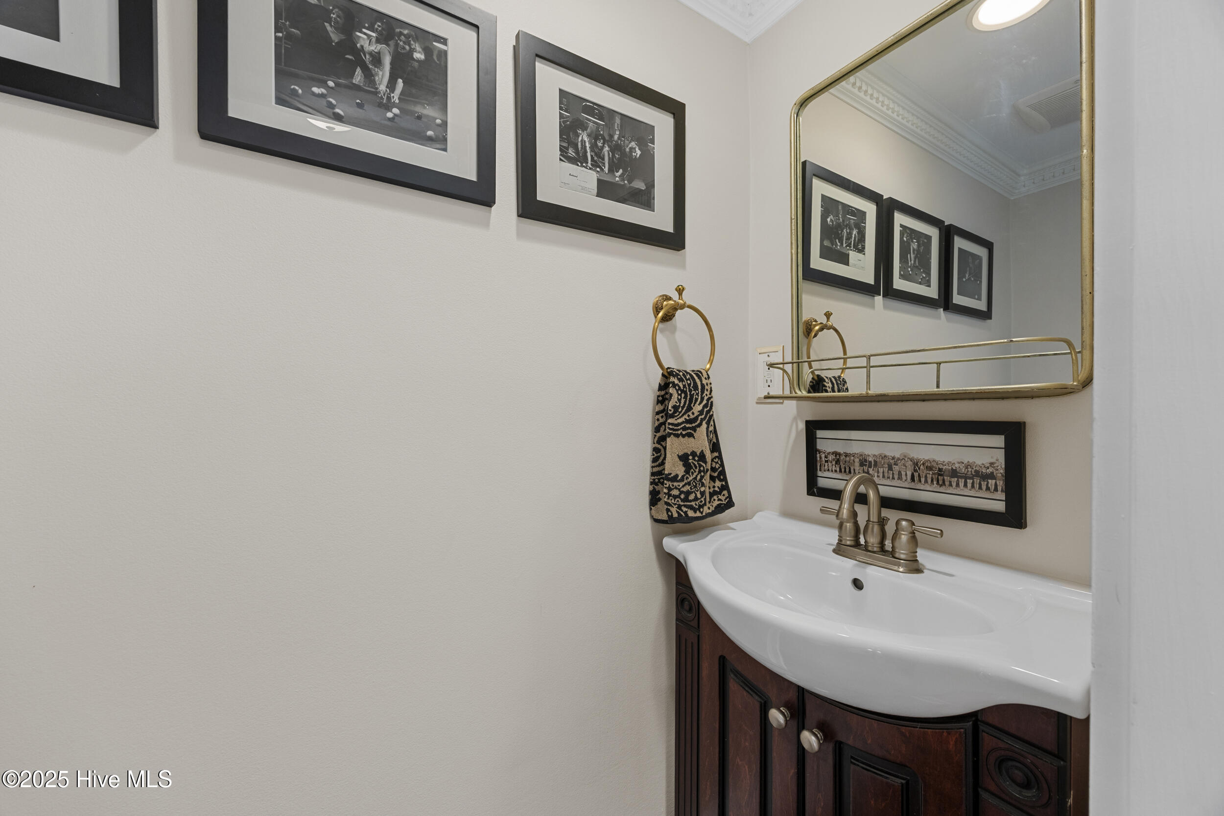 100544713 | Photo 17