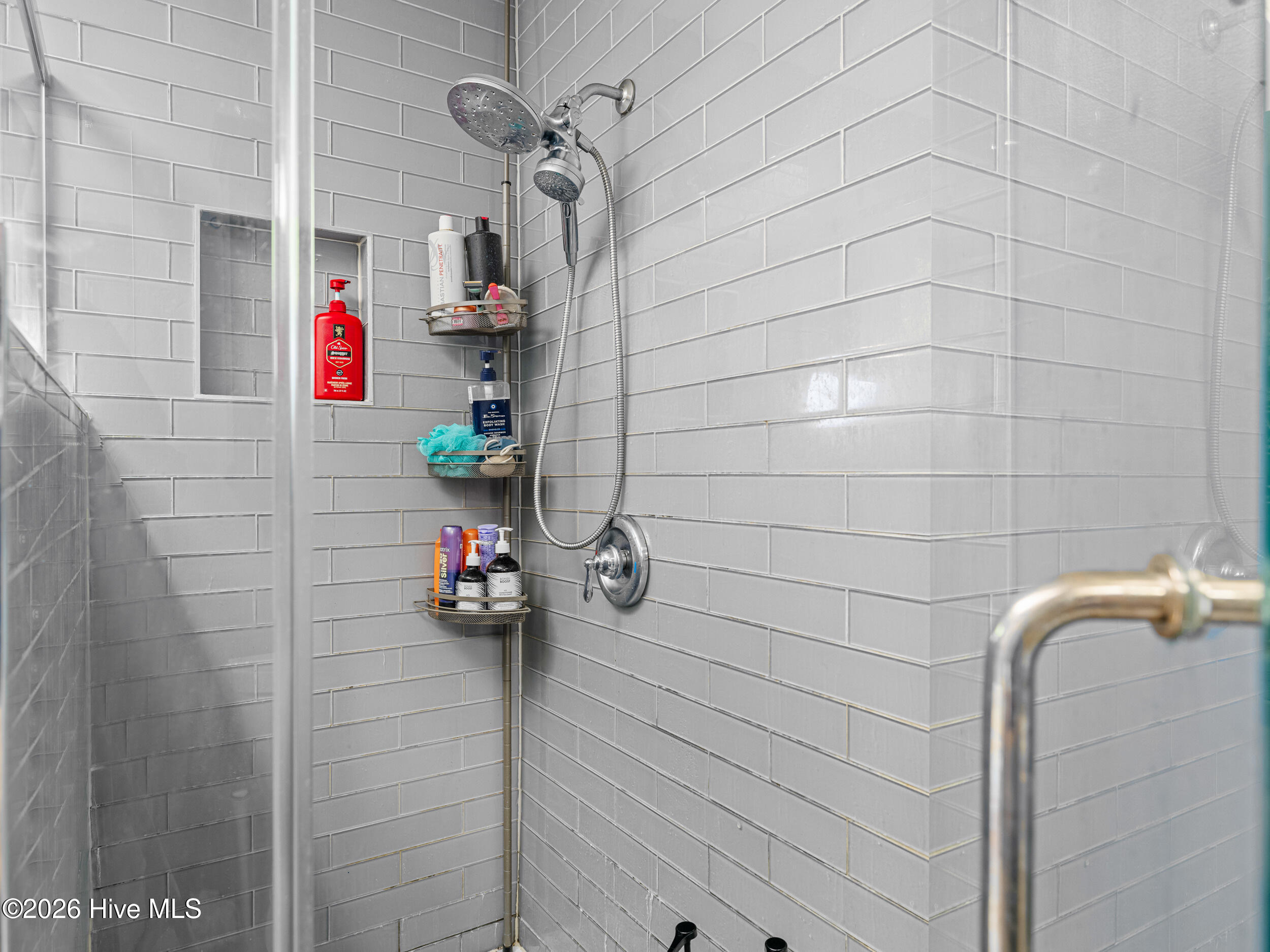 100570486 | Photo 46