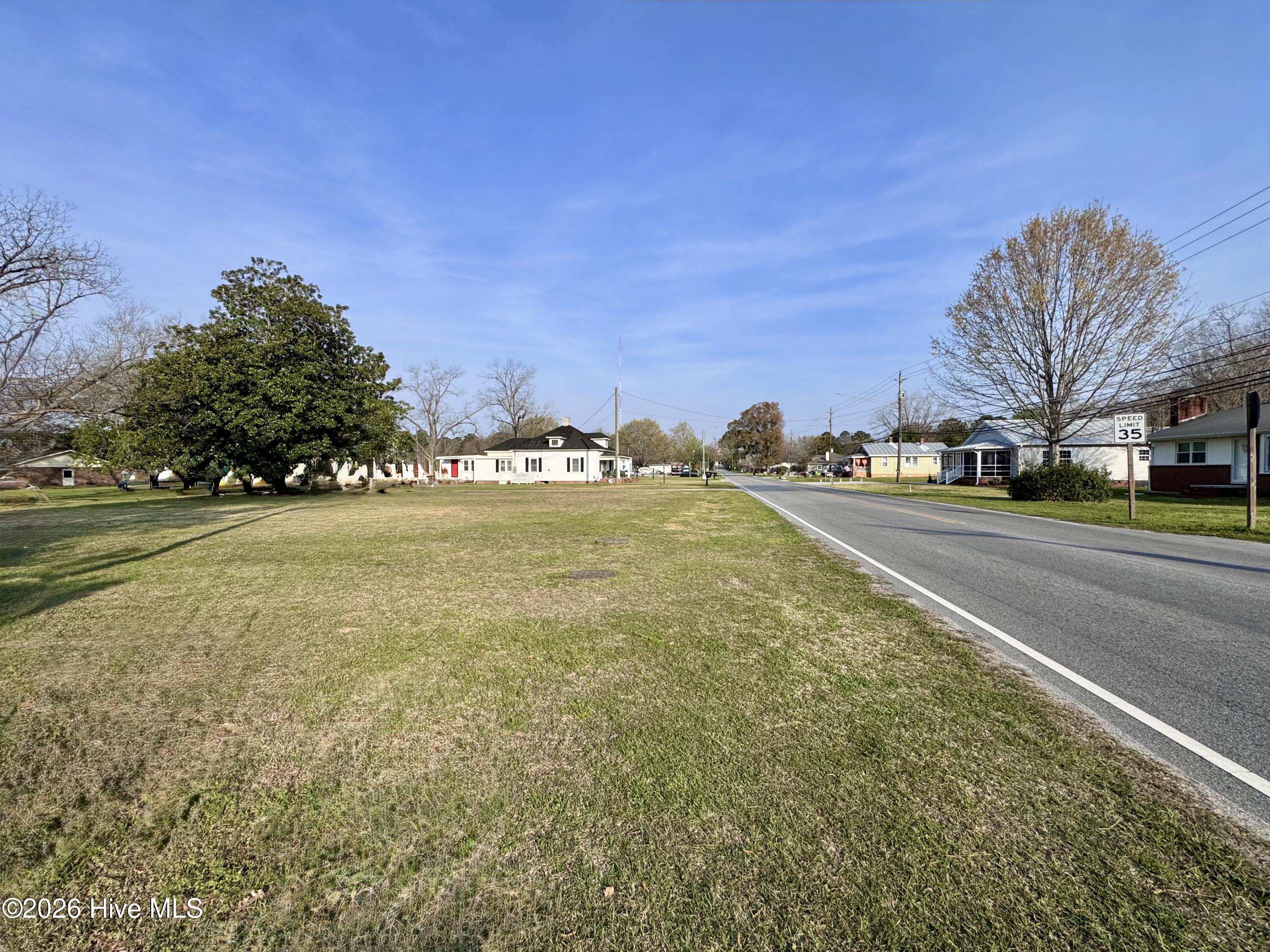 3405 Oaks 