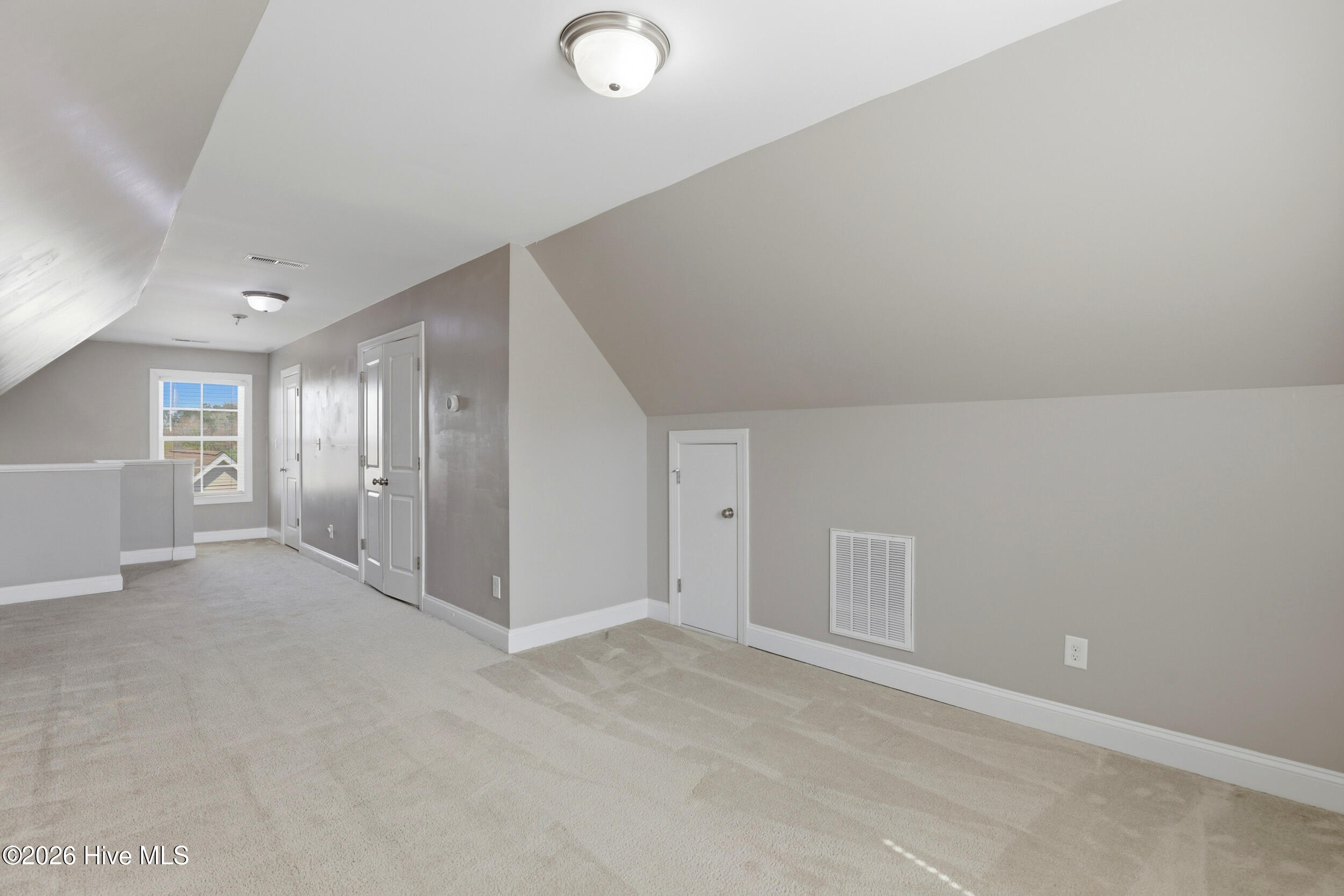 100561174 | Photo 39