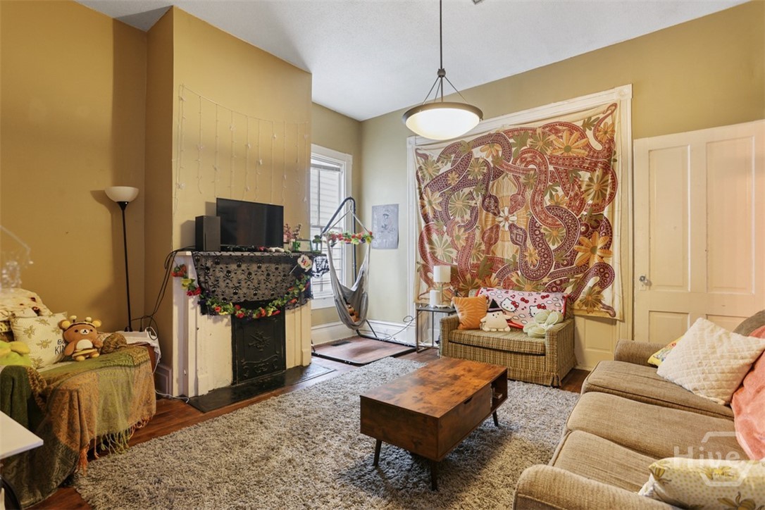 207 W 38th Street