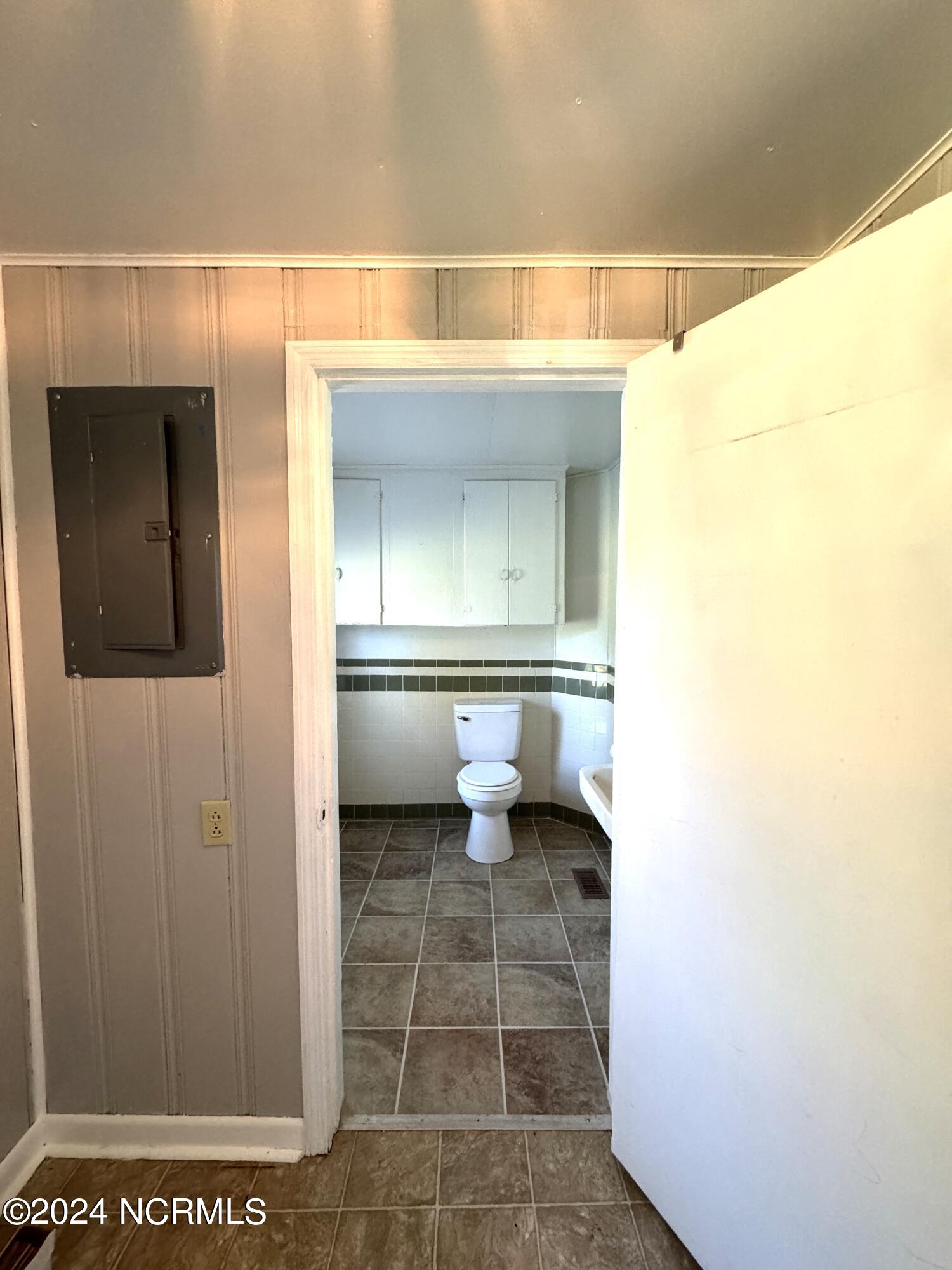 100545220 | Photo 14