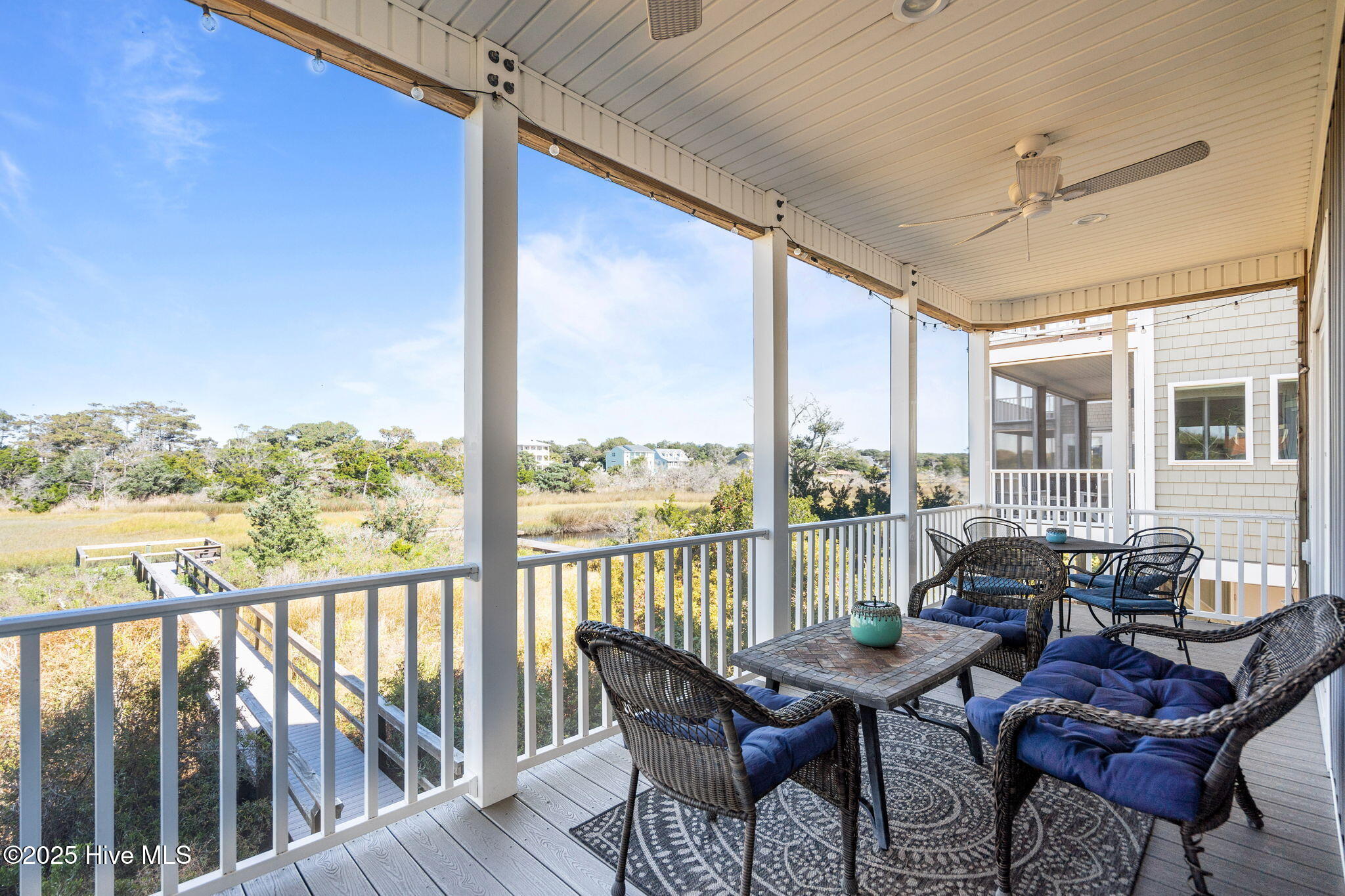 100537497 | Photo 35