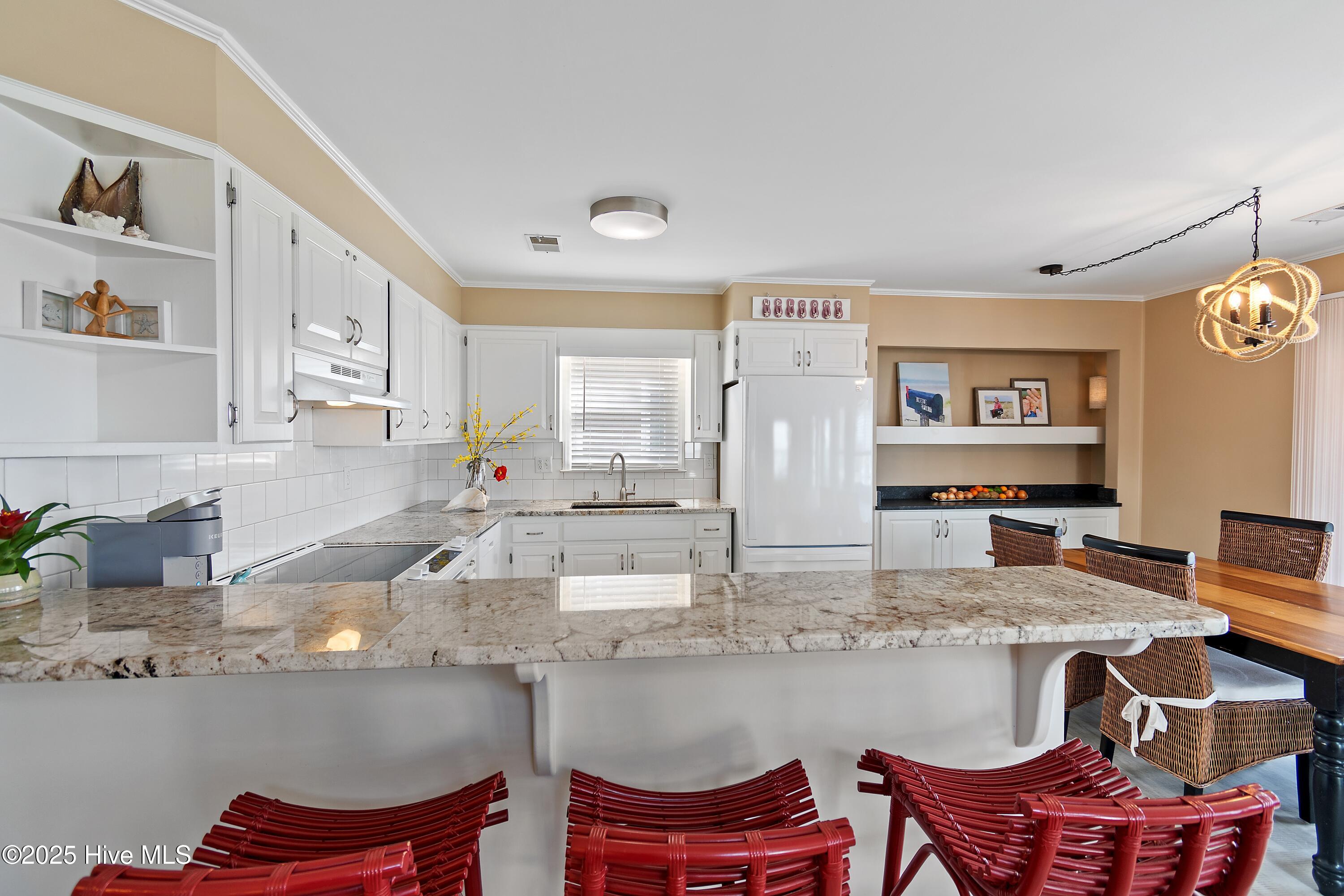 100520604 | Photo 28