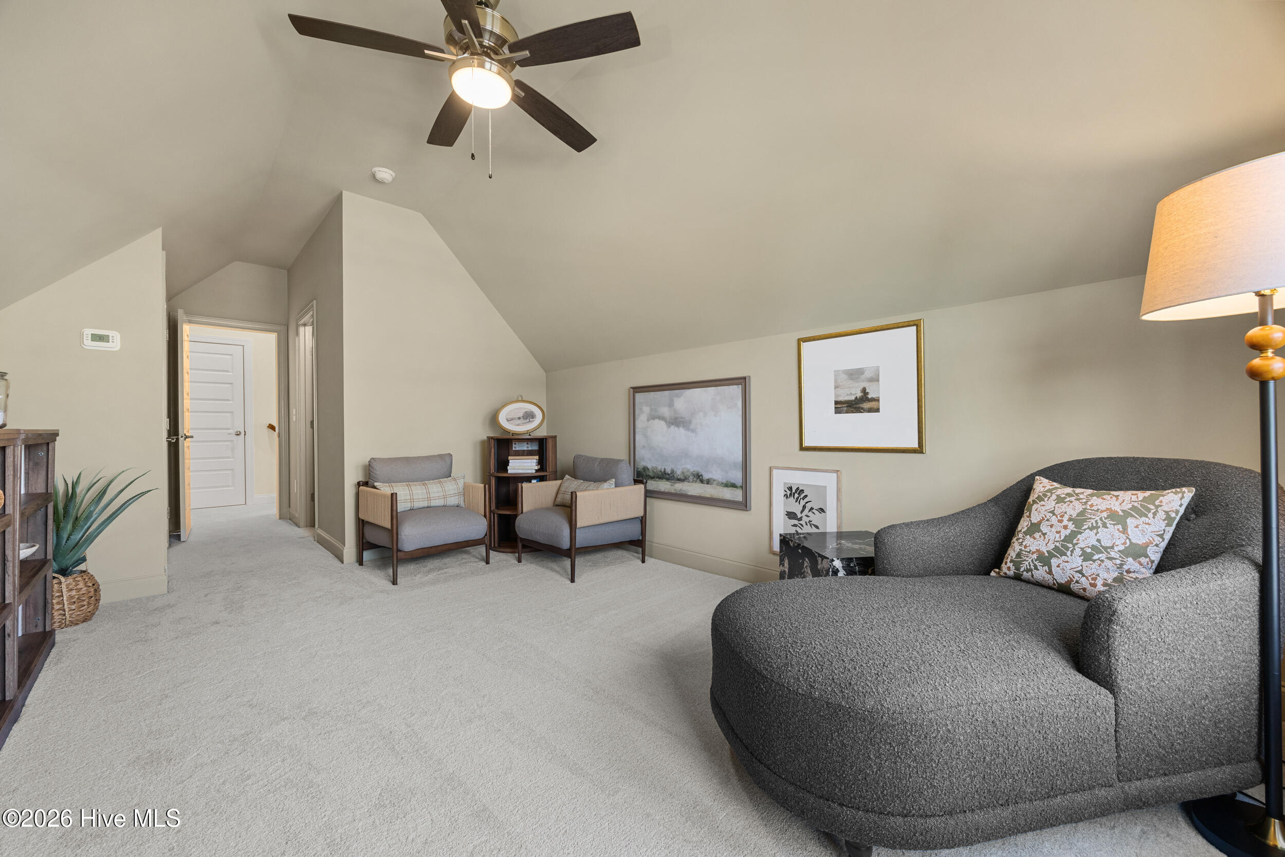 100558928 | Photo 18