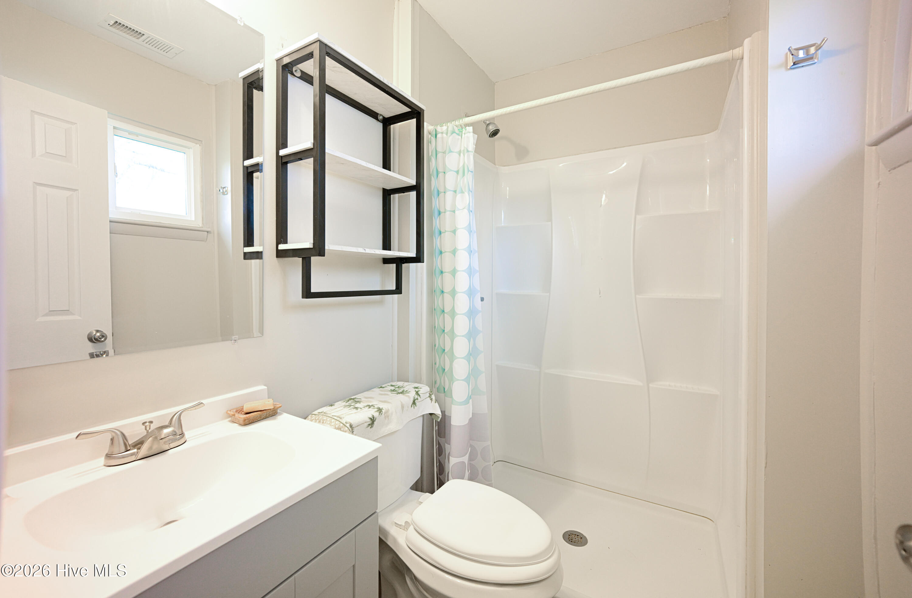 100564007 | Photo 27