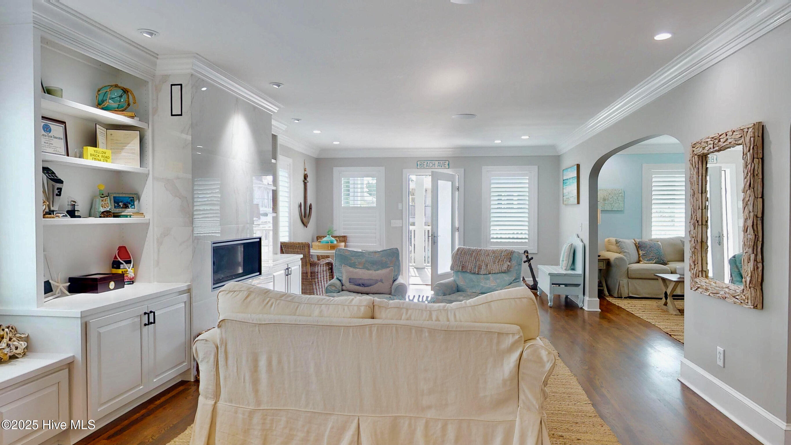 100543231 | Photo 26