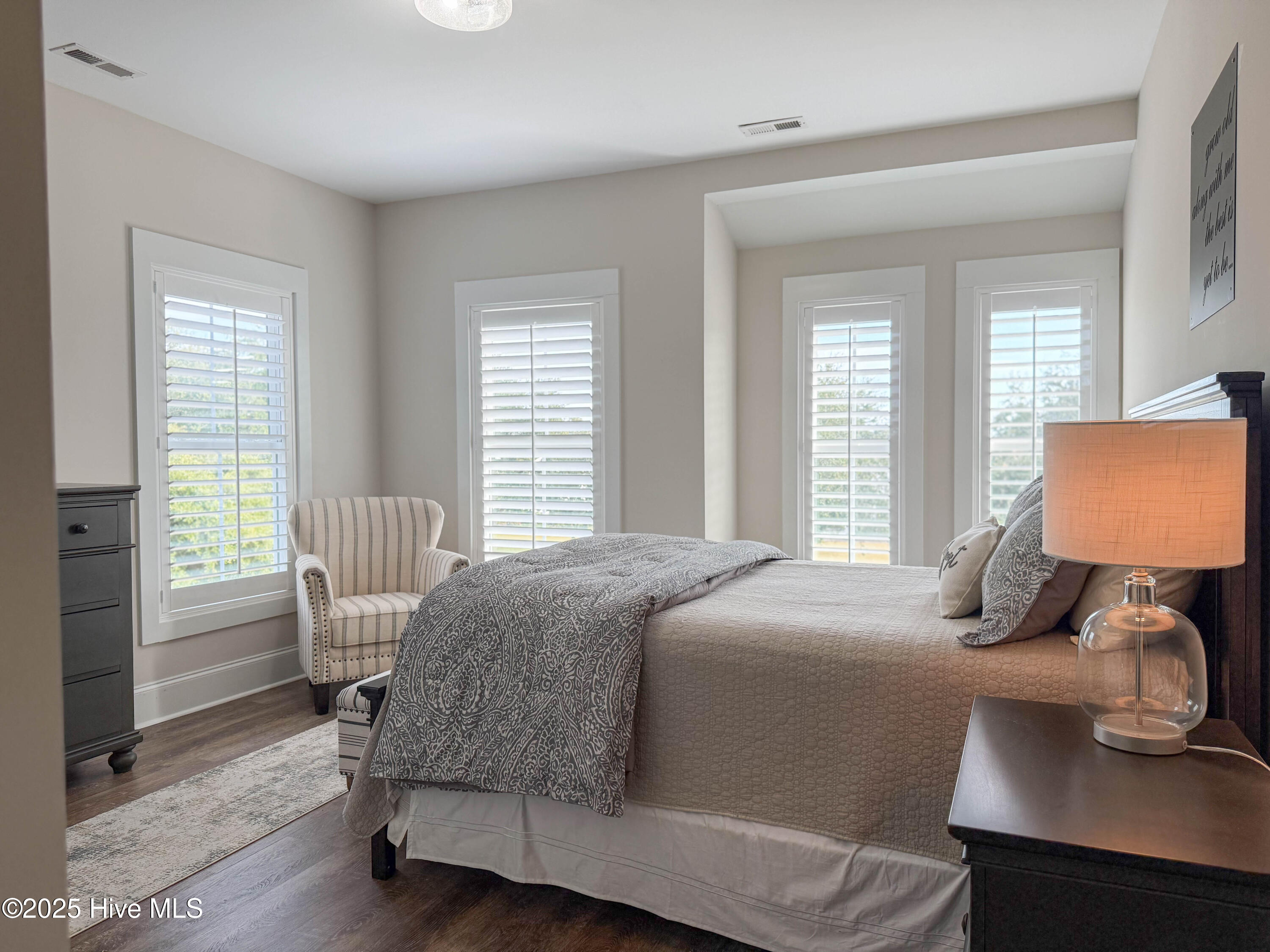 100556308 | Photo 79