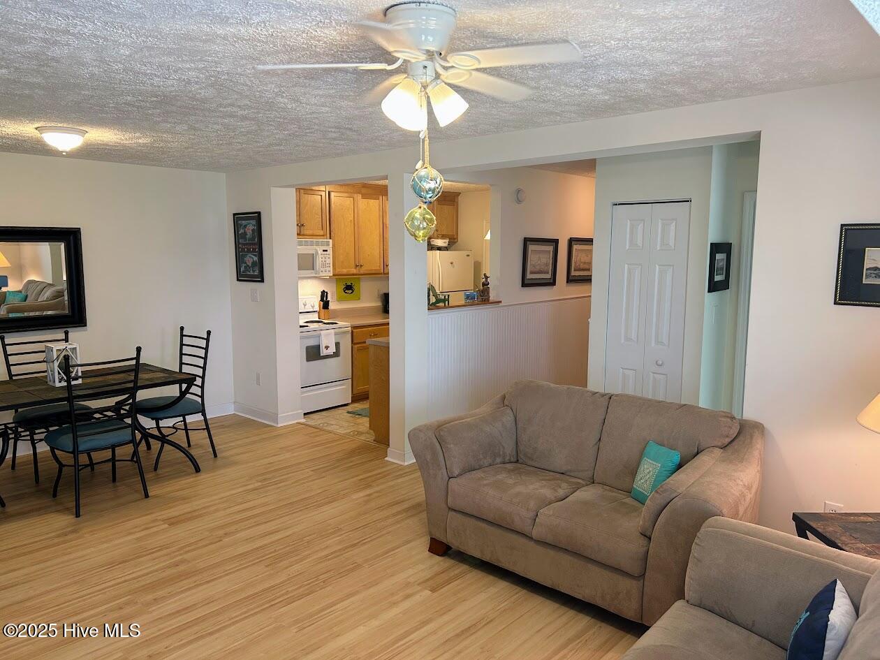 100527040 | Photo 11