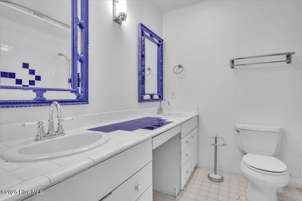 100540013 | Photo 26