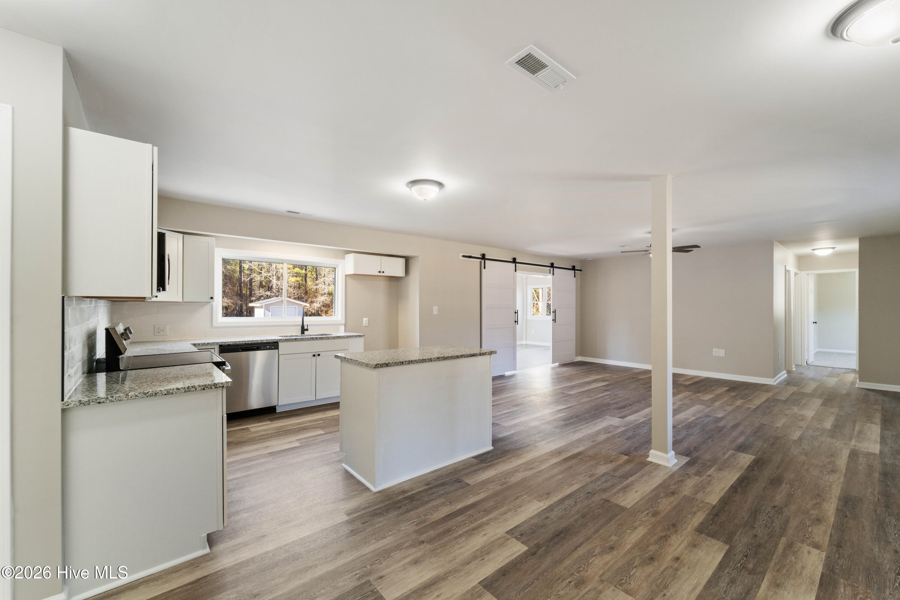 100549995 | Photo 10