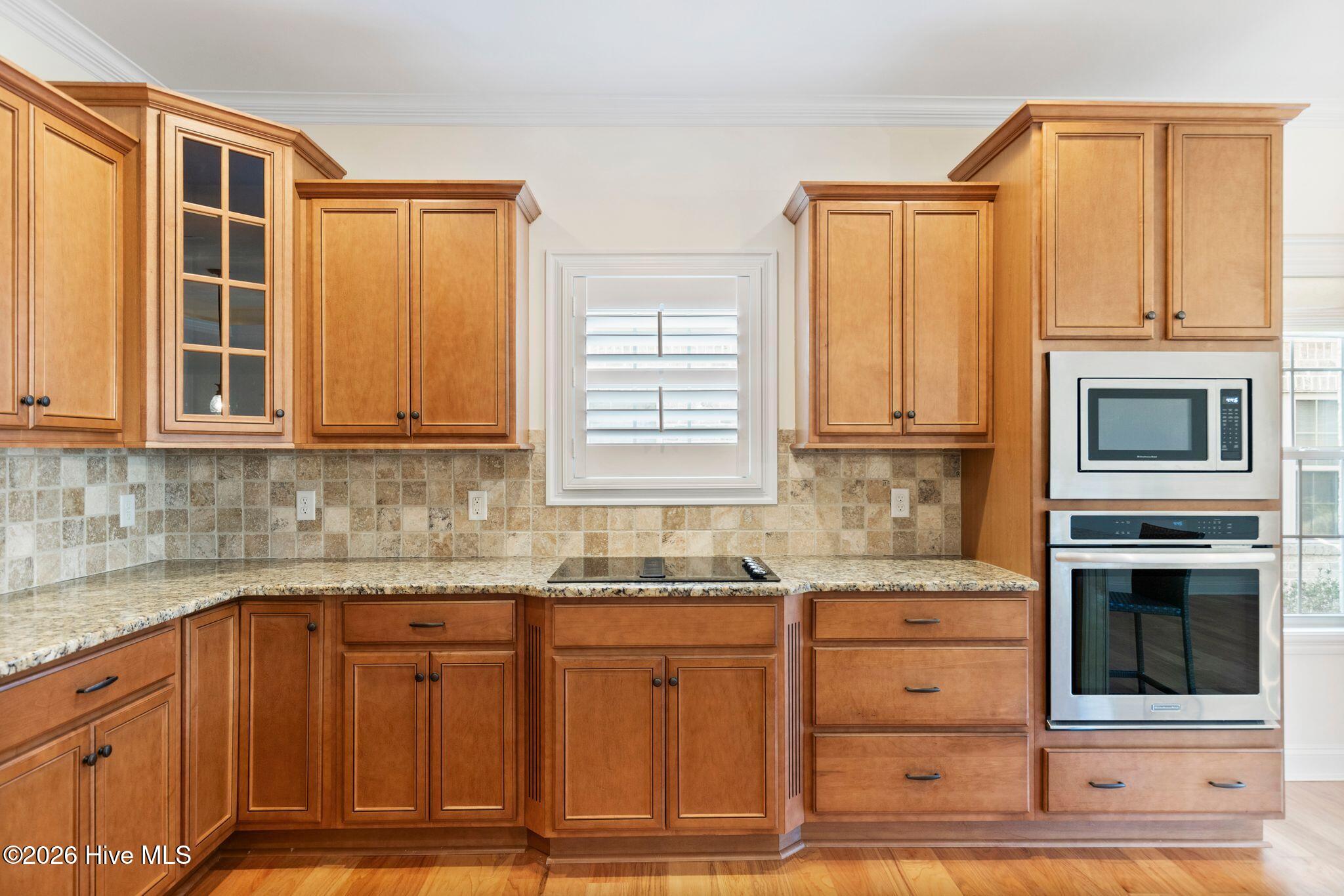 100559645 | Photo 15