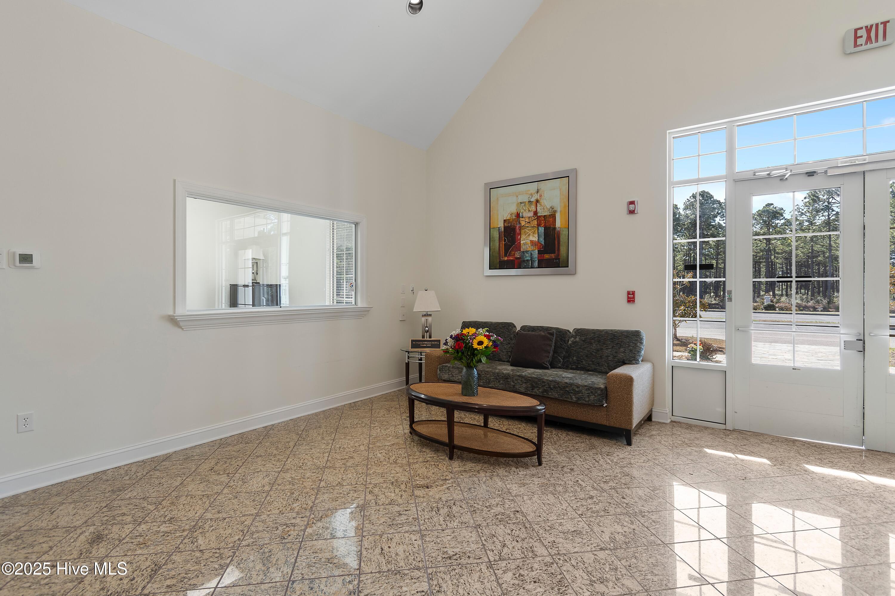 100491717 | Photo 10