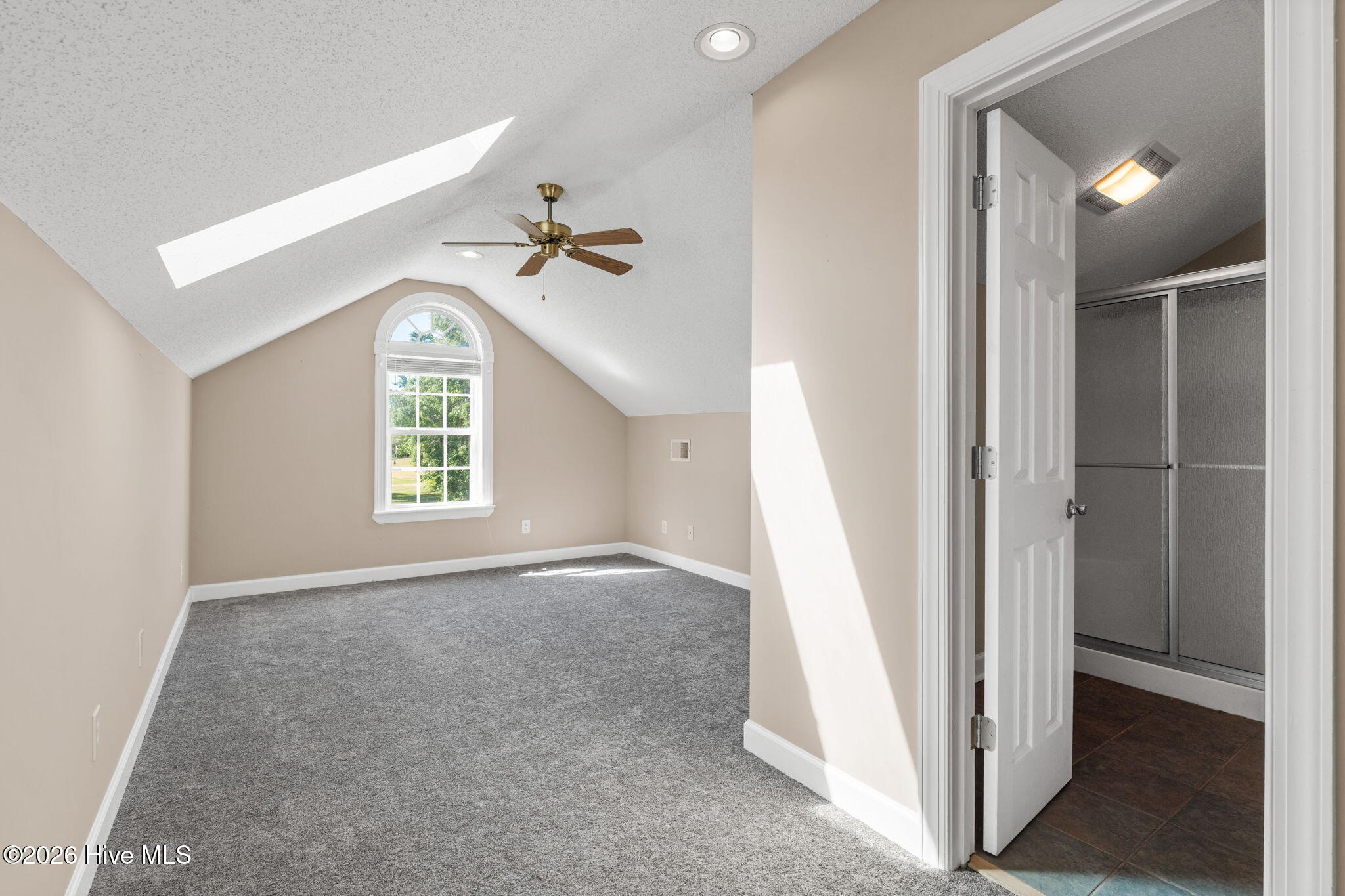 100567256 | Photo 40