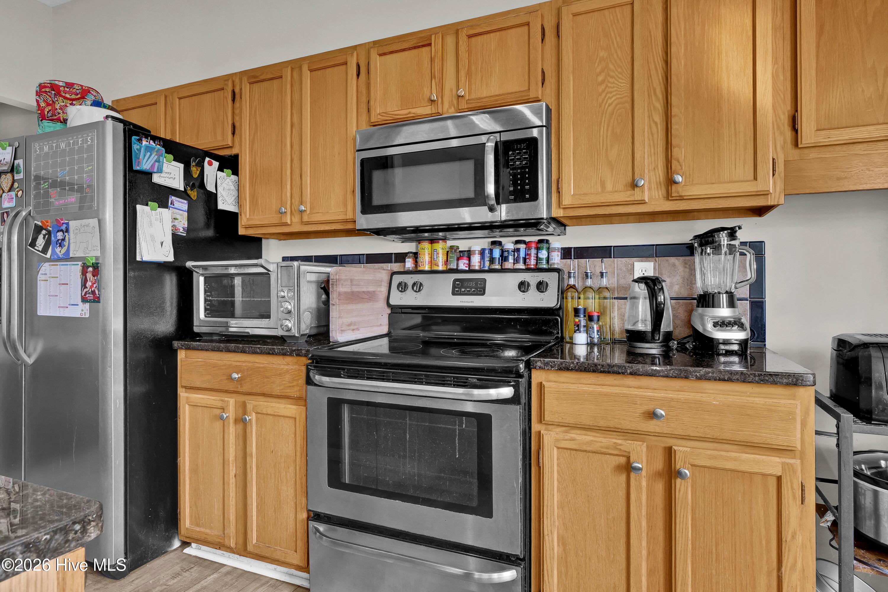 100552082 | Photo 14