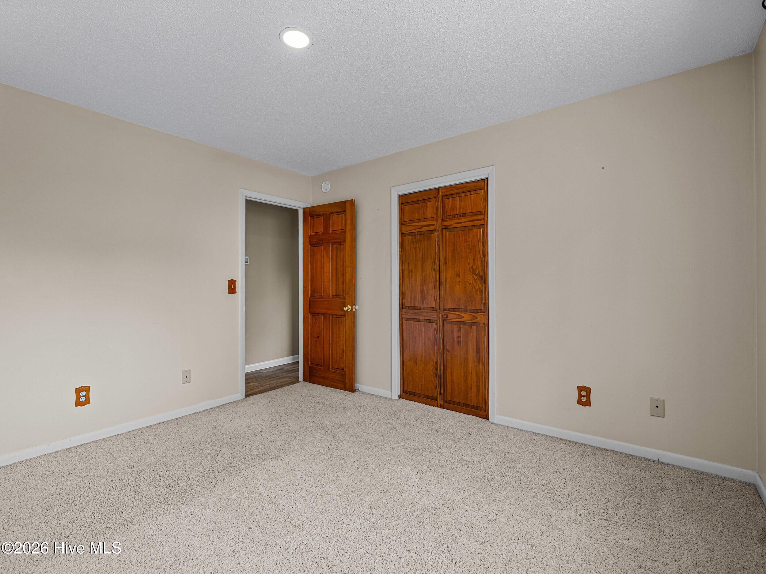 100561743 | Photo 49