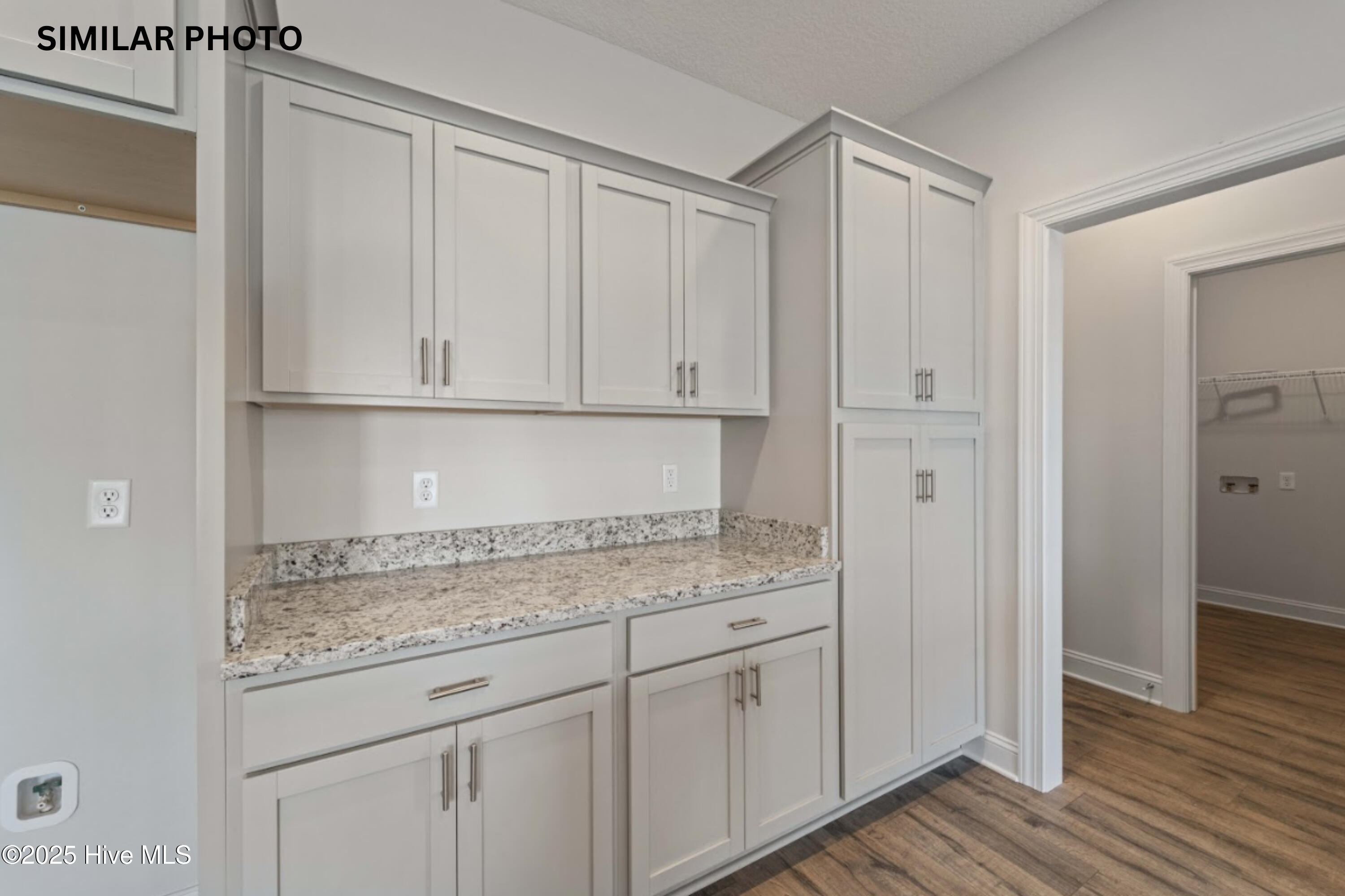 100530709 | Photo 17