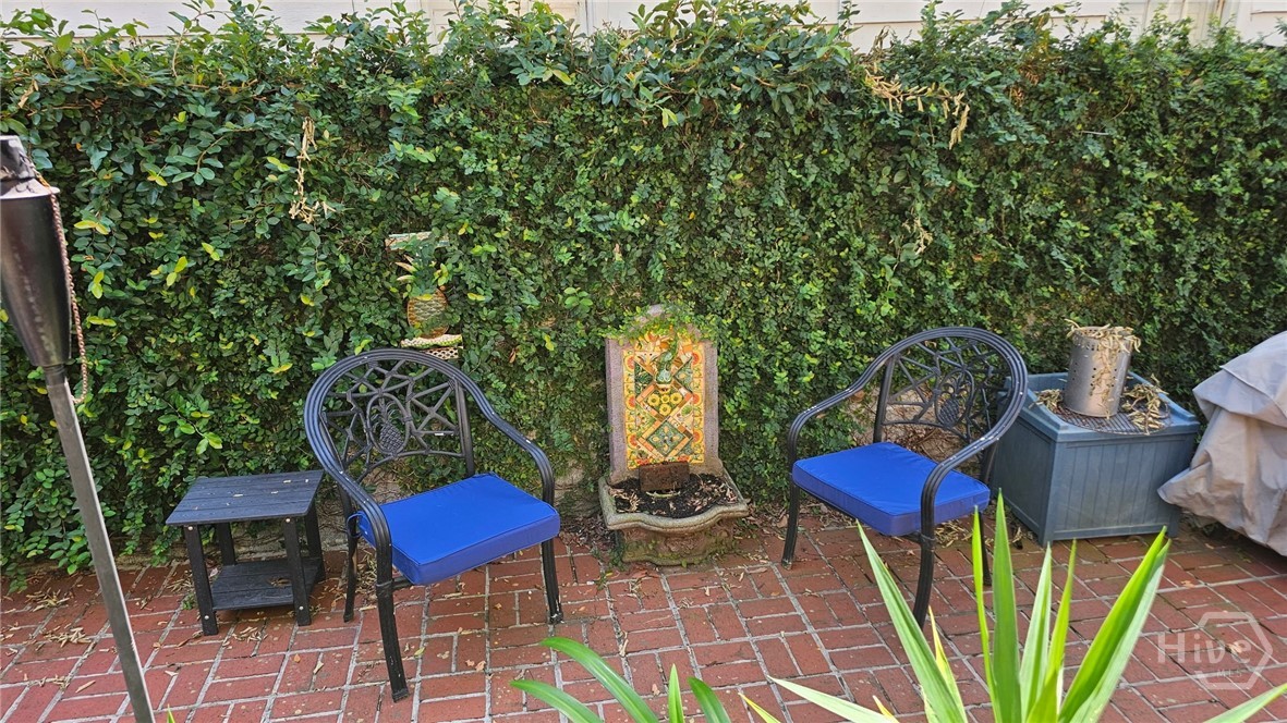 2nd image of 109 E Park Ave, Savannah, GA 31401