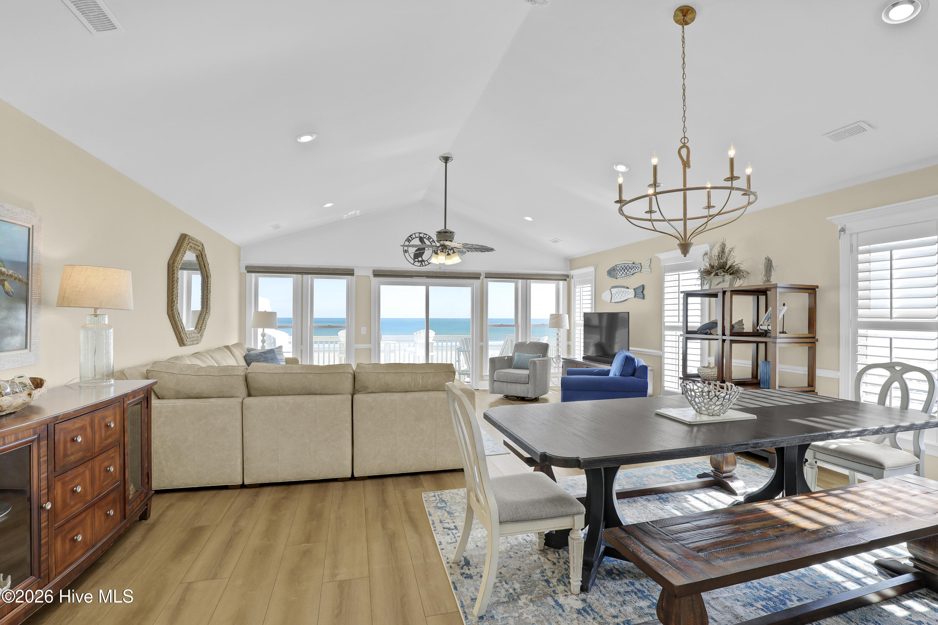 100556575 | Photo 12