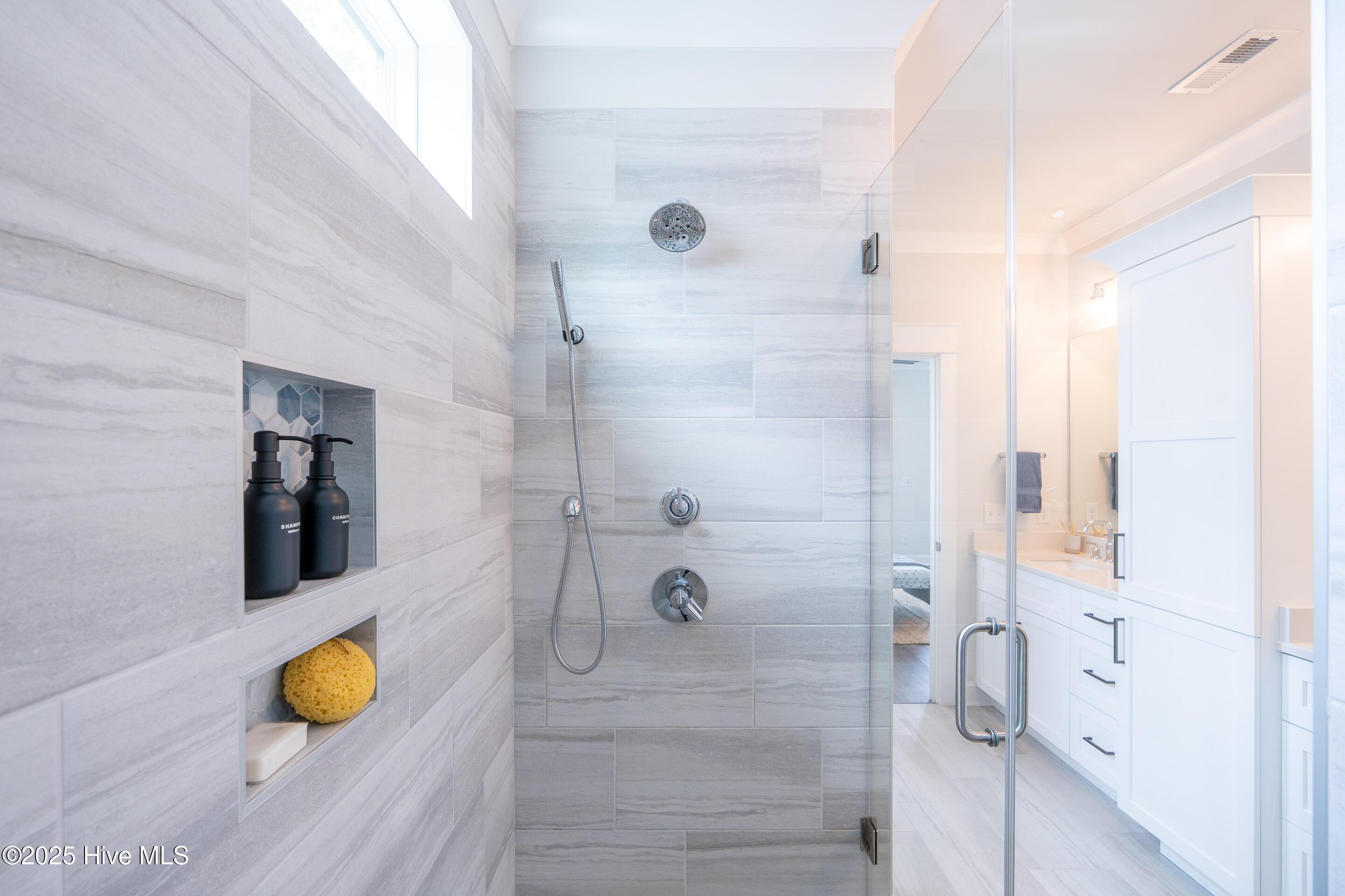 100516528 | Photo 38