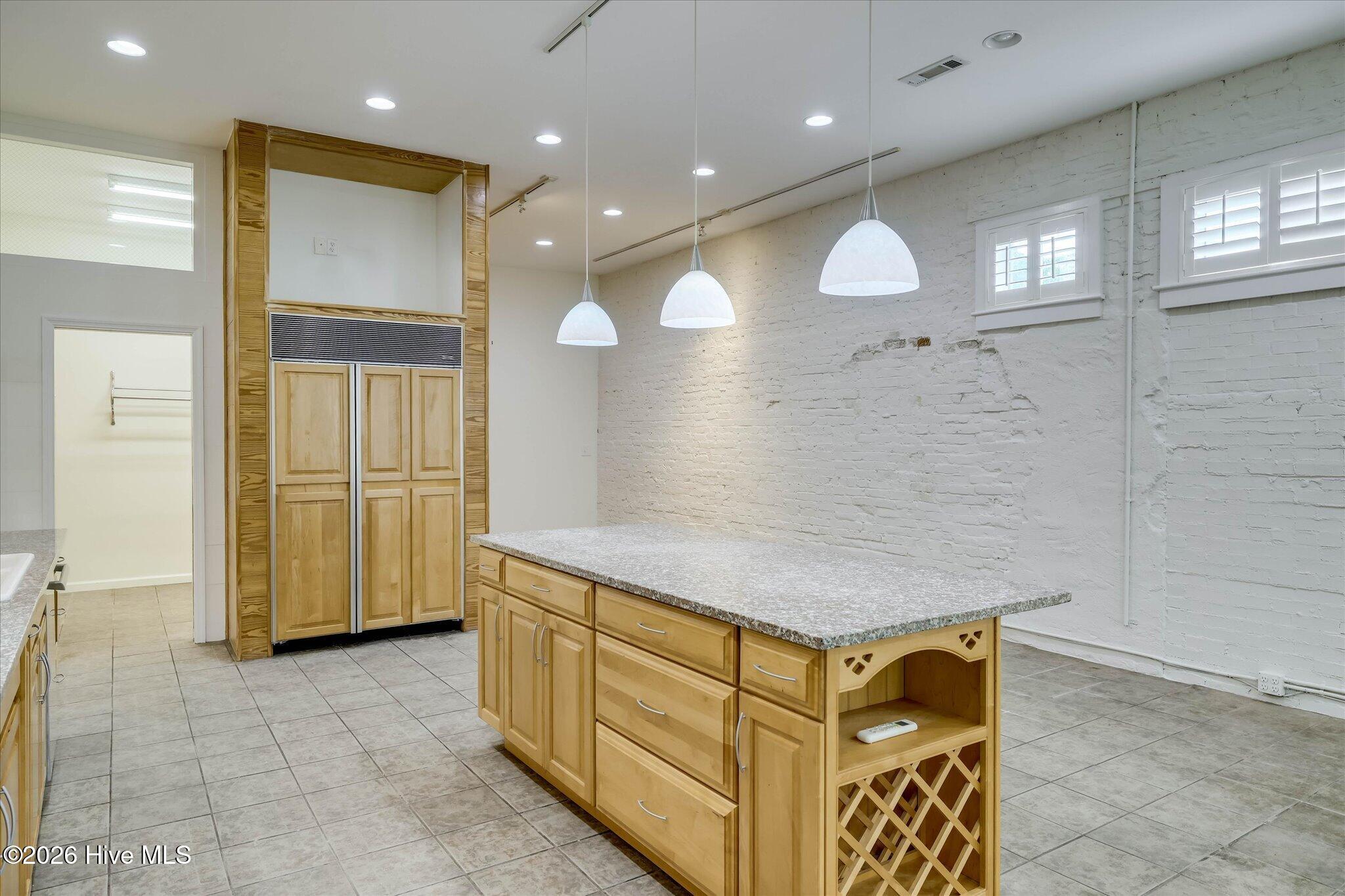 150 Fairfield St kitchen/living