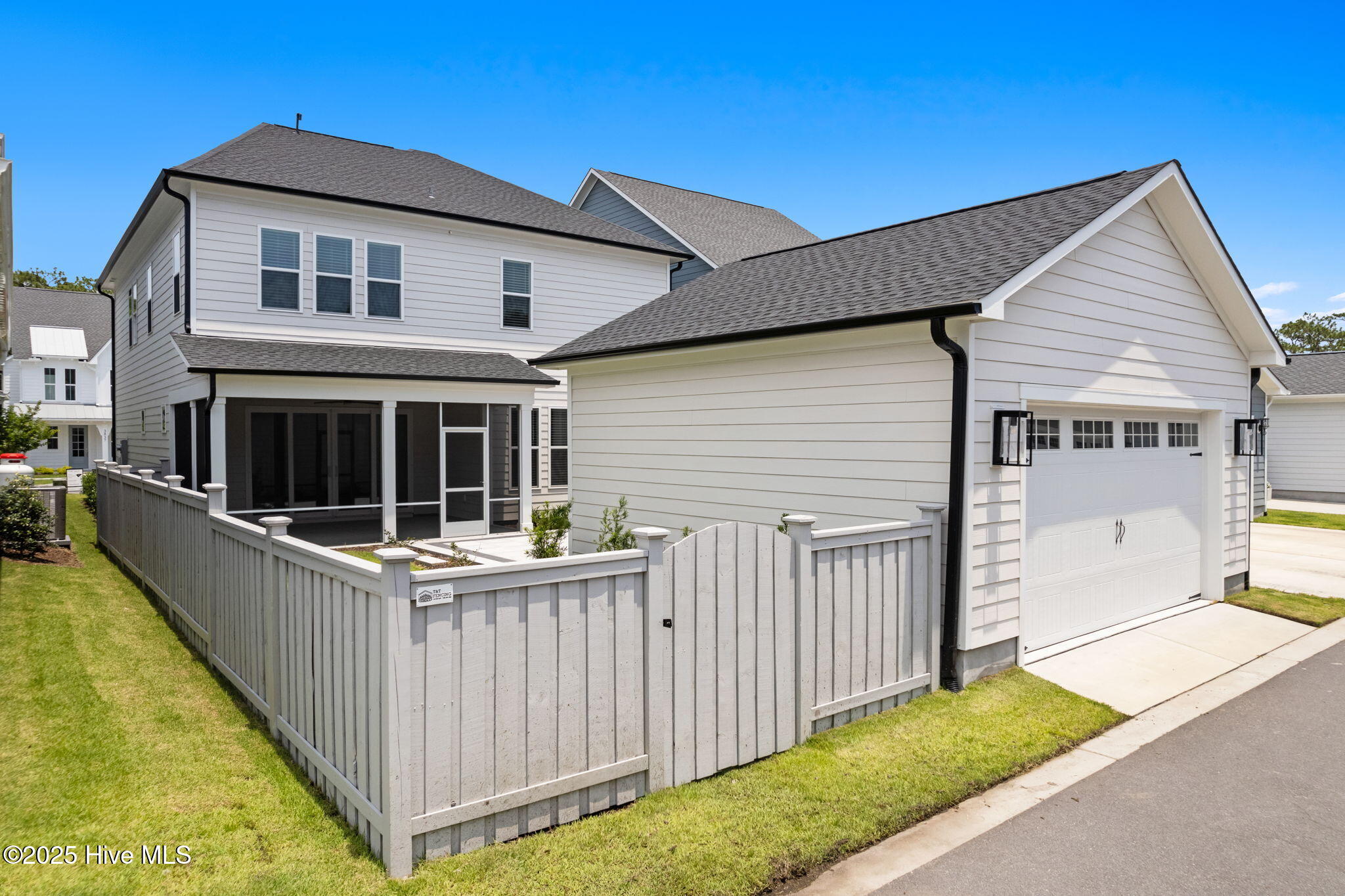 100485304 | Photo 35