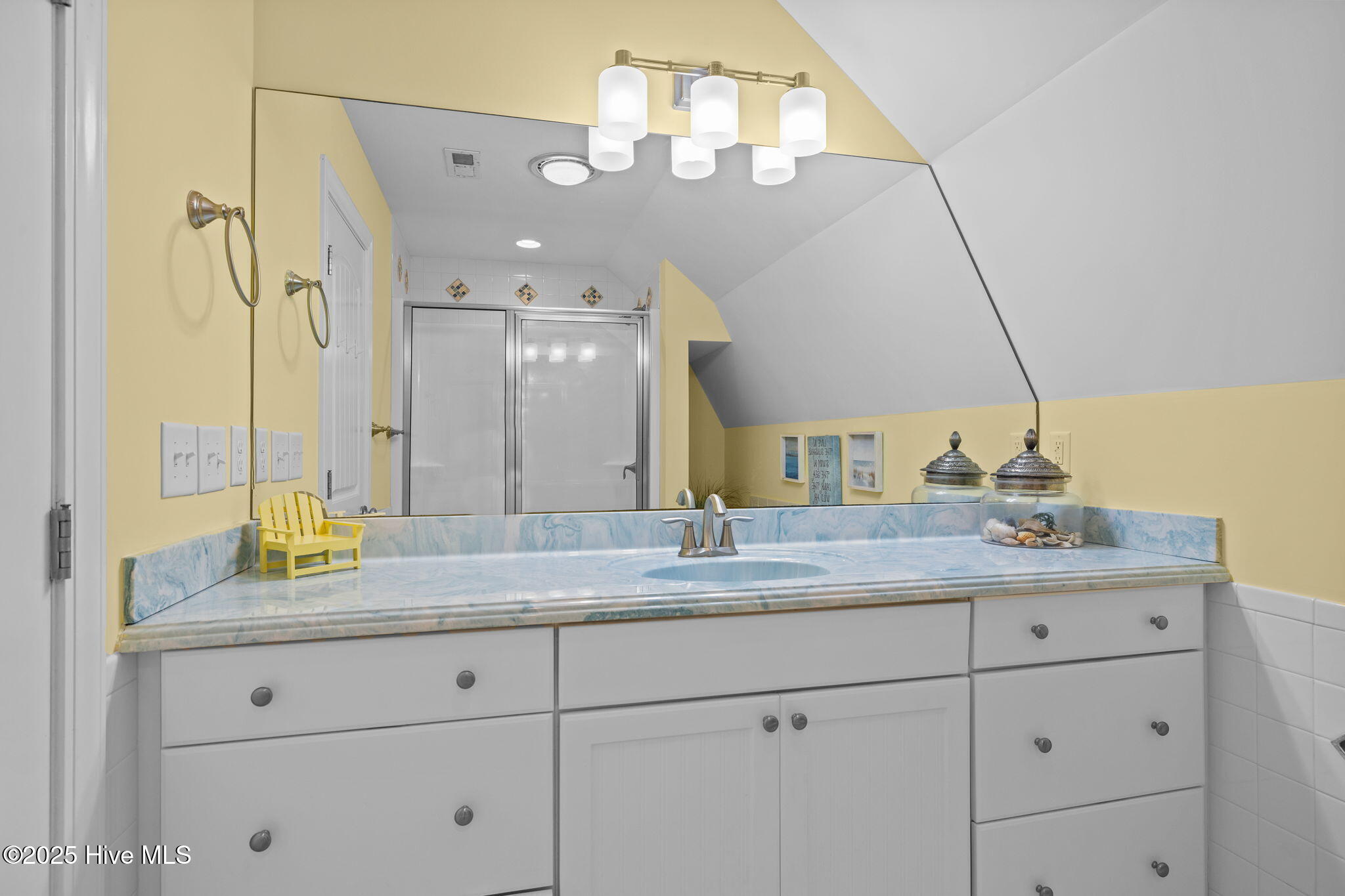 100537842 | Photo 59