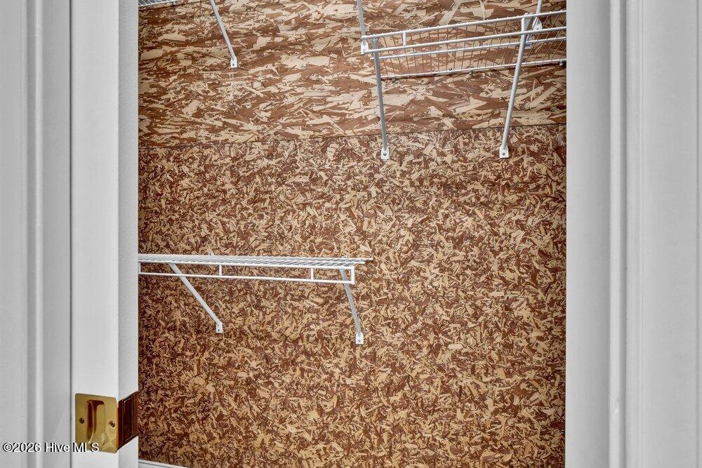 100554761 | Photo 18