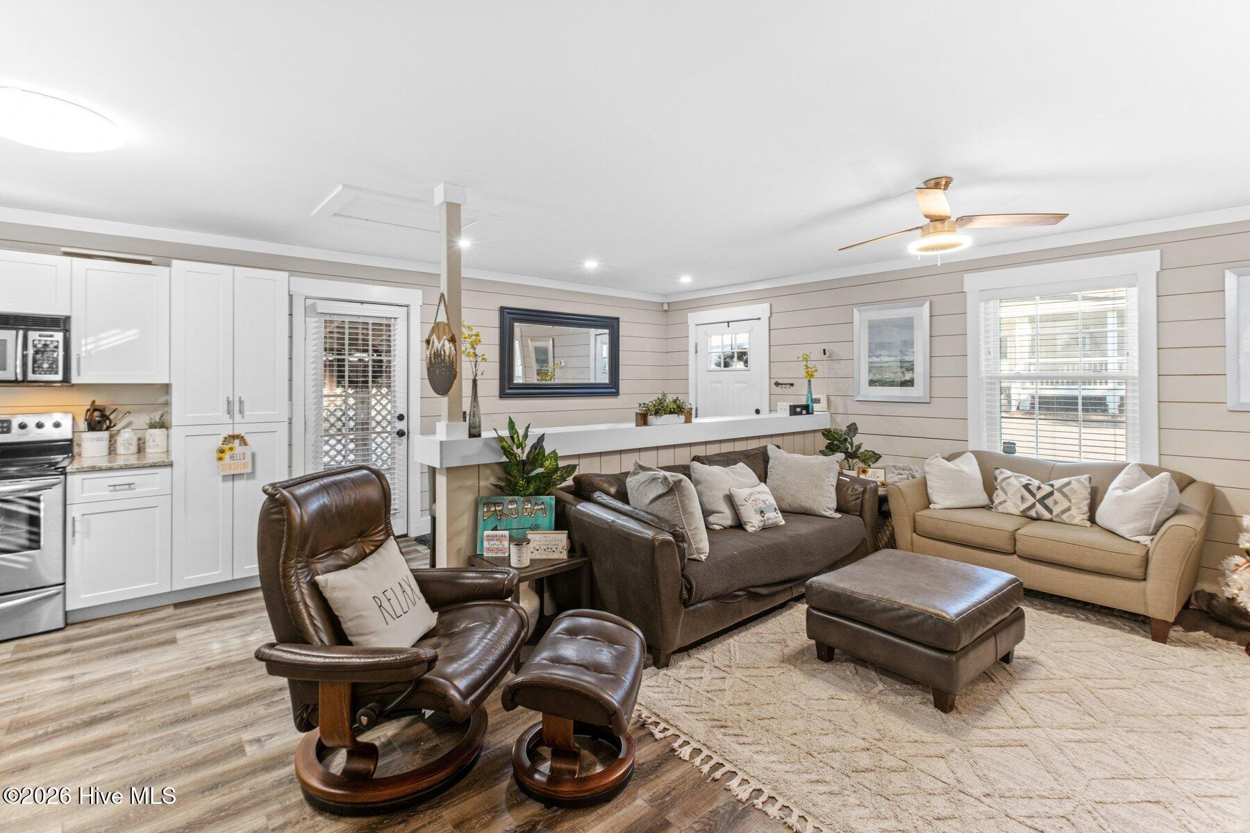 100550580 | Photo 34