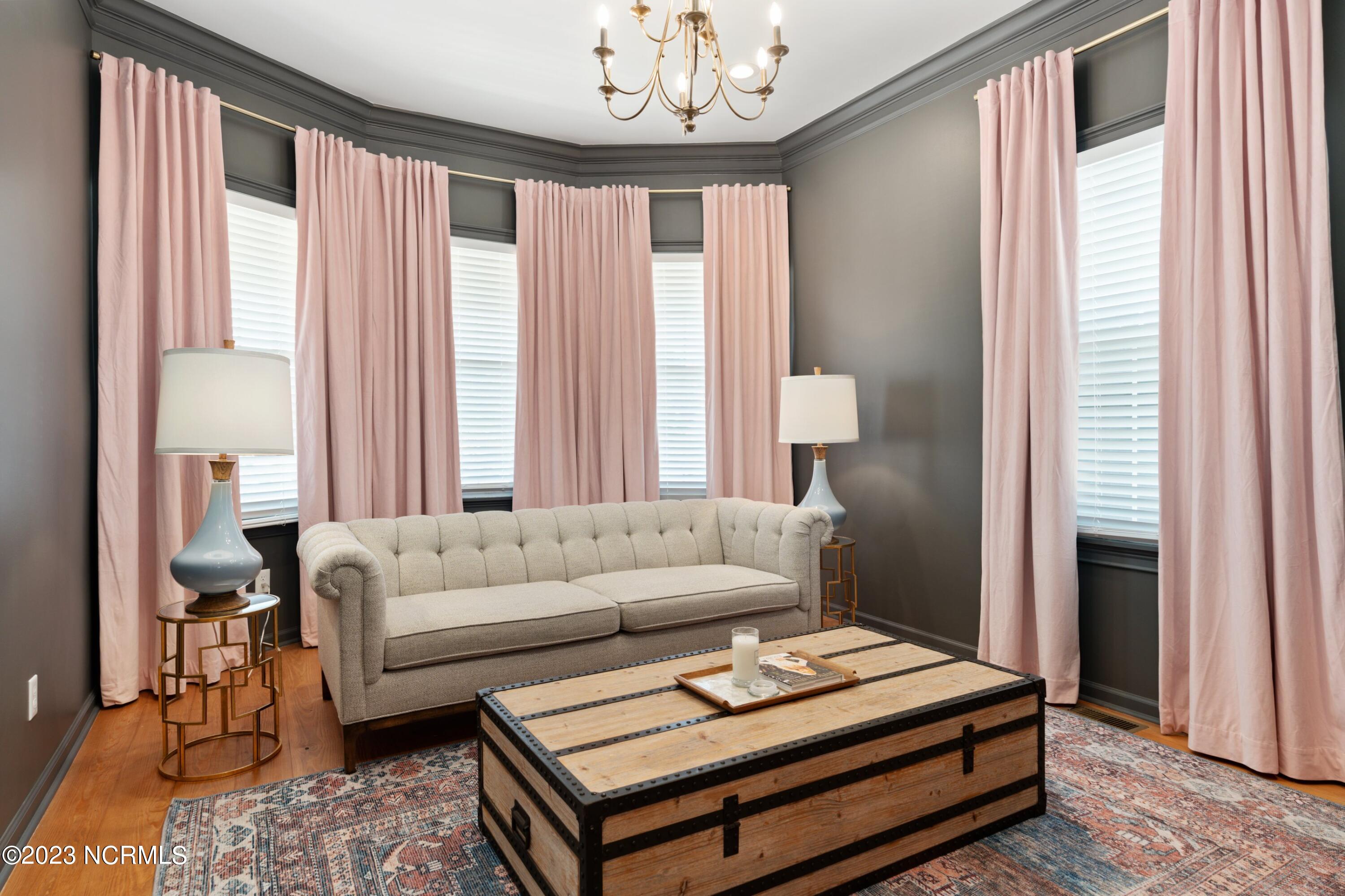 100559919 | Photo 12