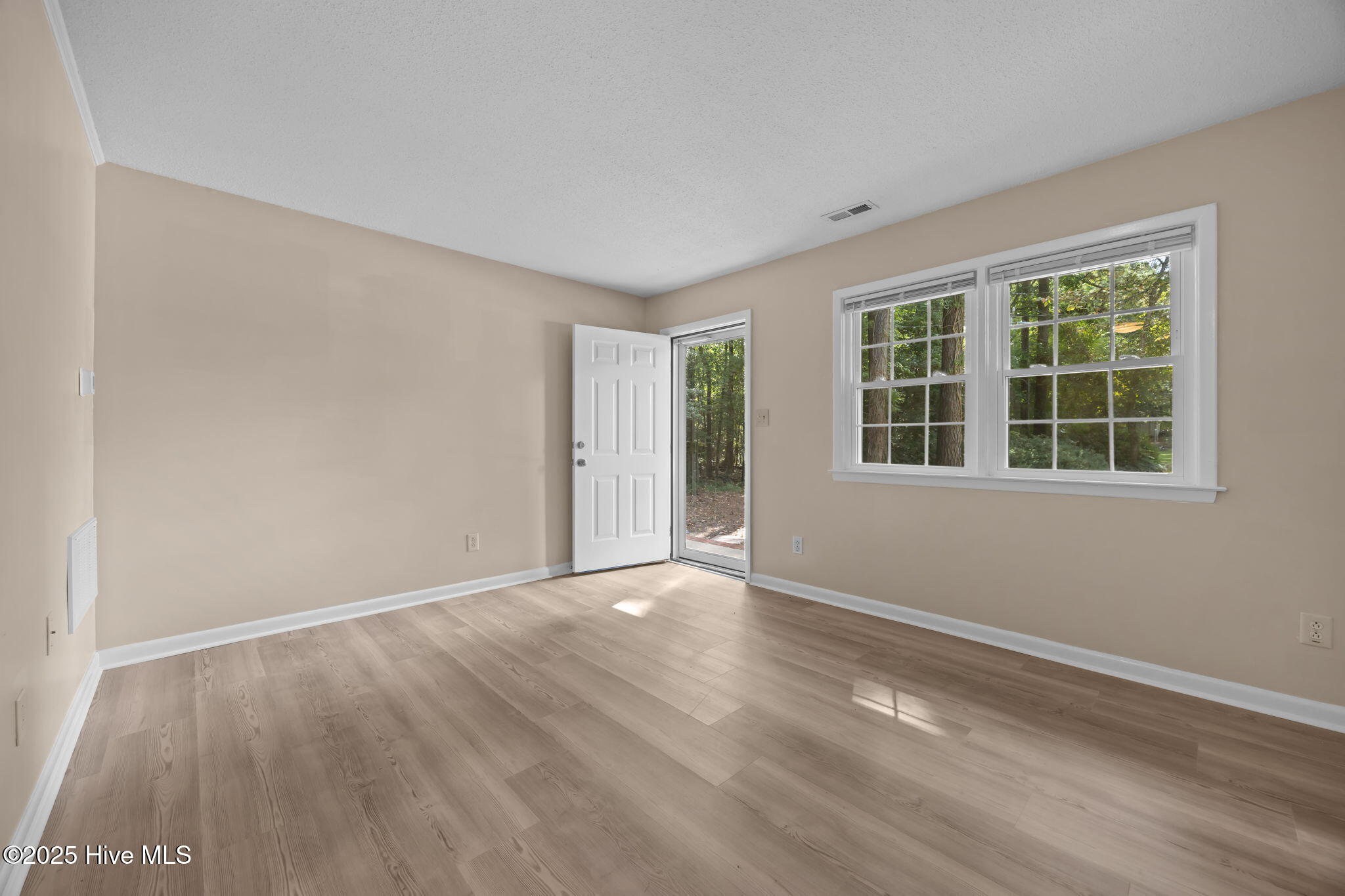 7-web-or-mls-1190 Gould Rd Unit3 15