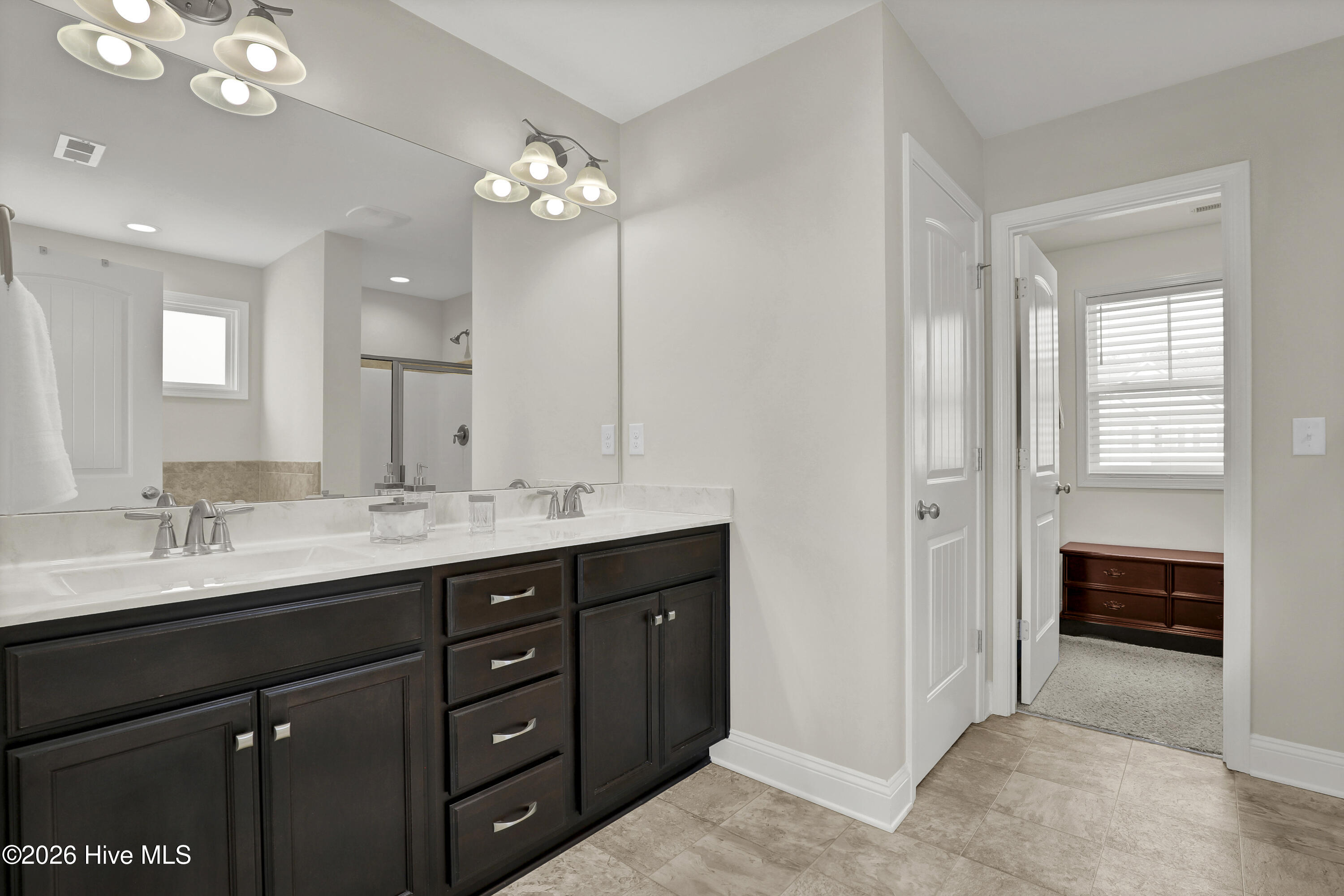 100550912 | Photo 18