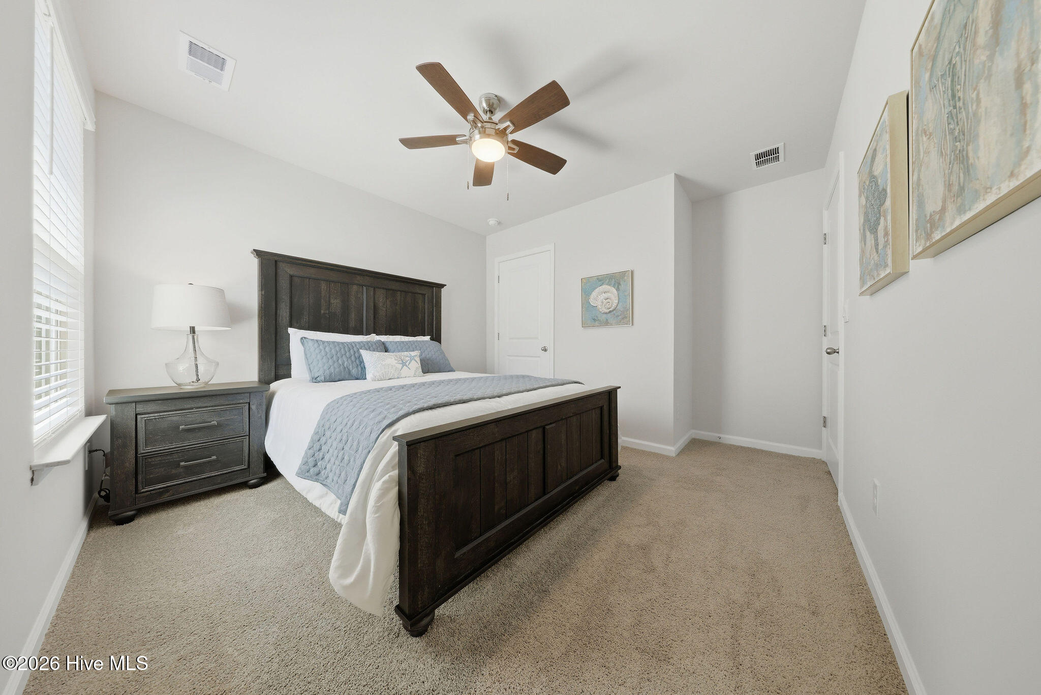 100568433 | Photo 12