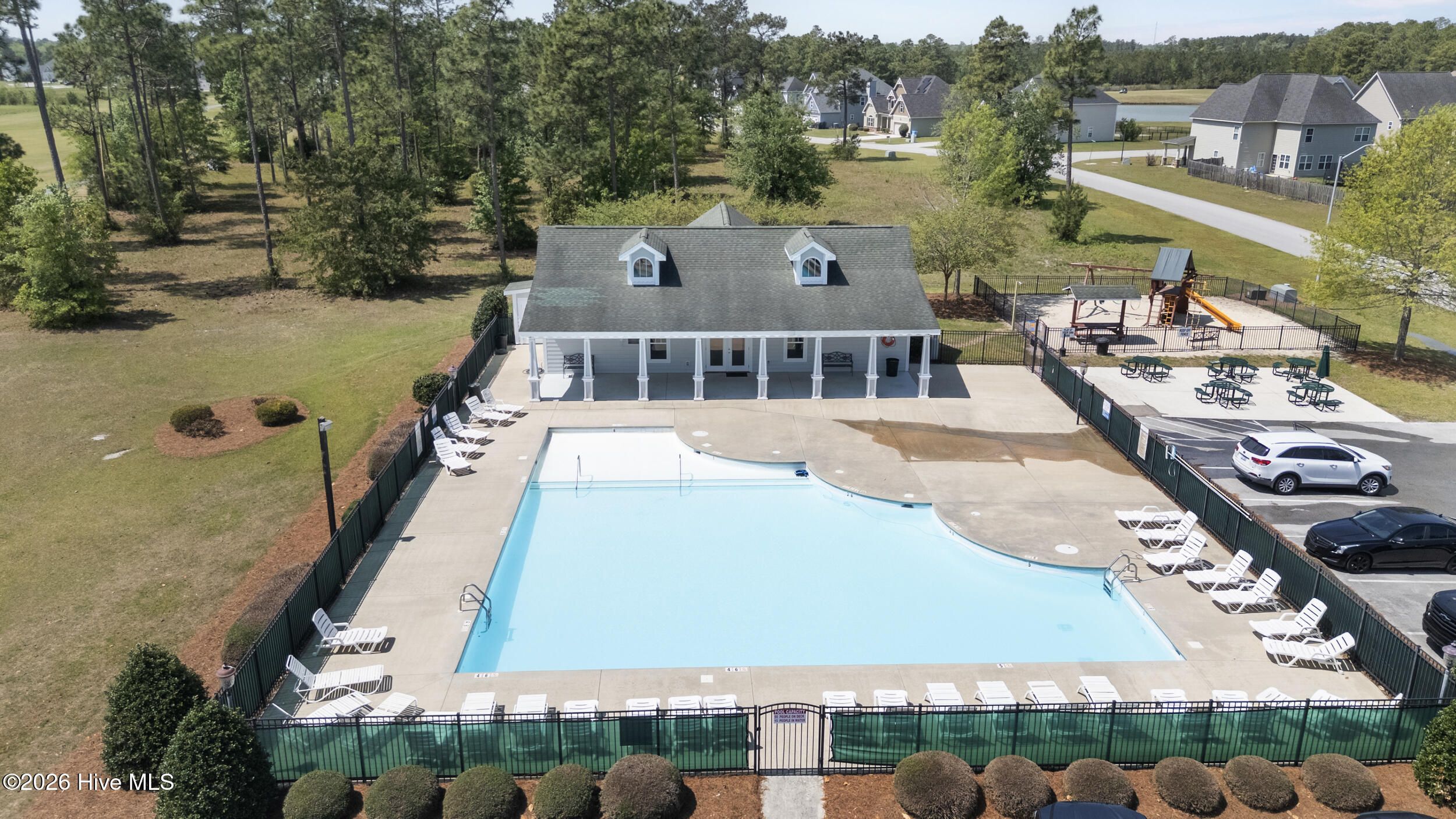 211 Wedgefield Circle,Maple Hill