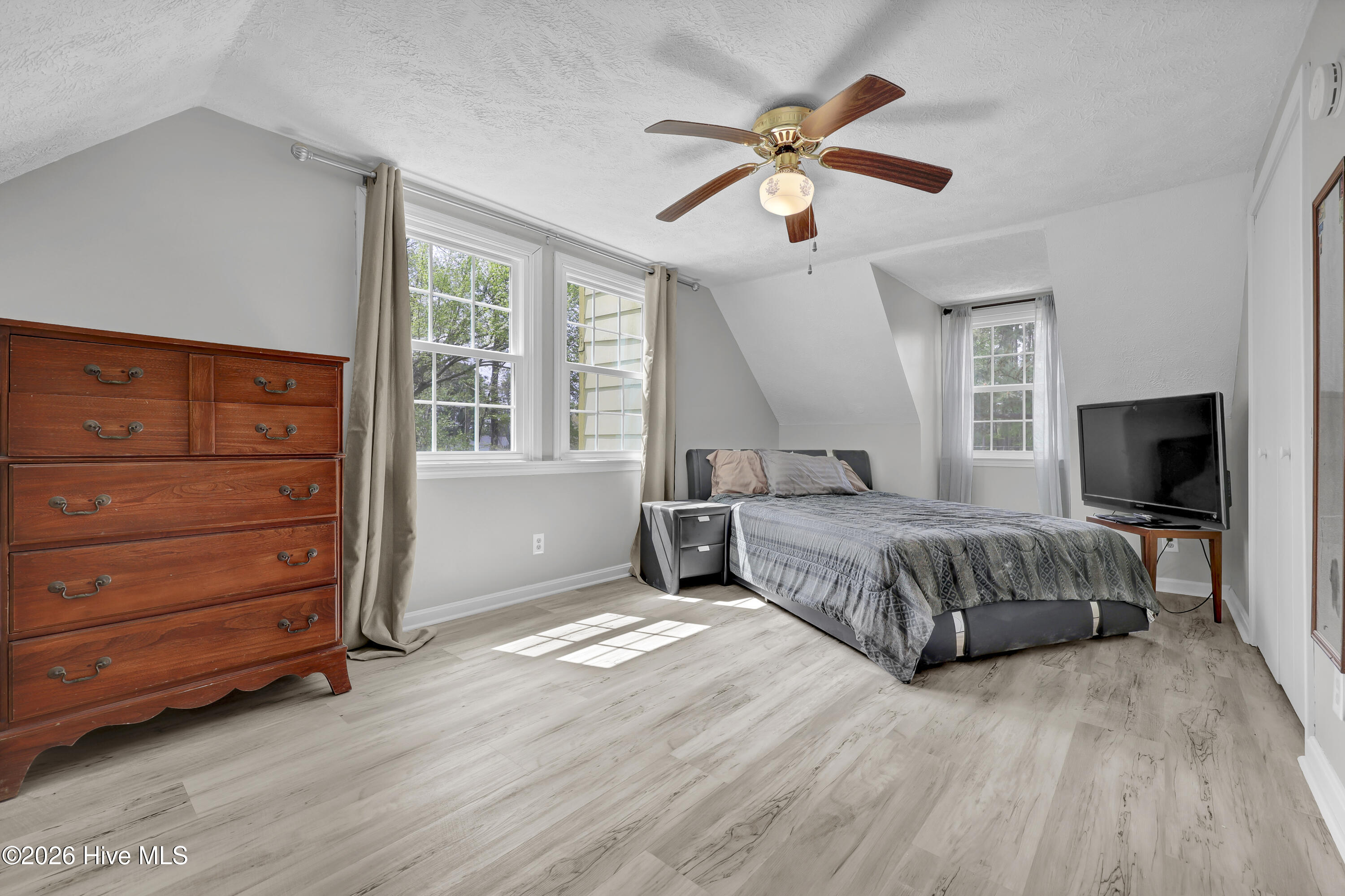 100564655 | Photo 20