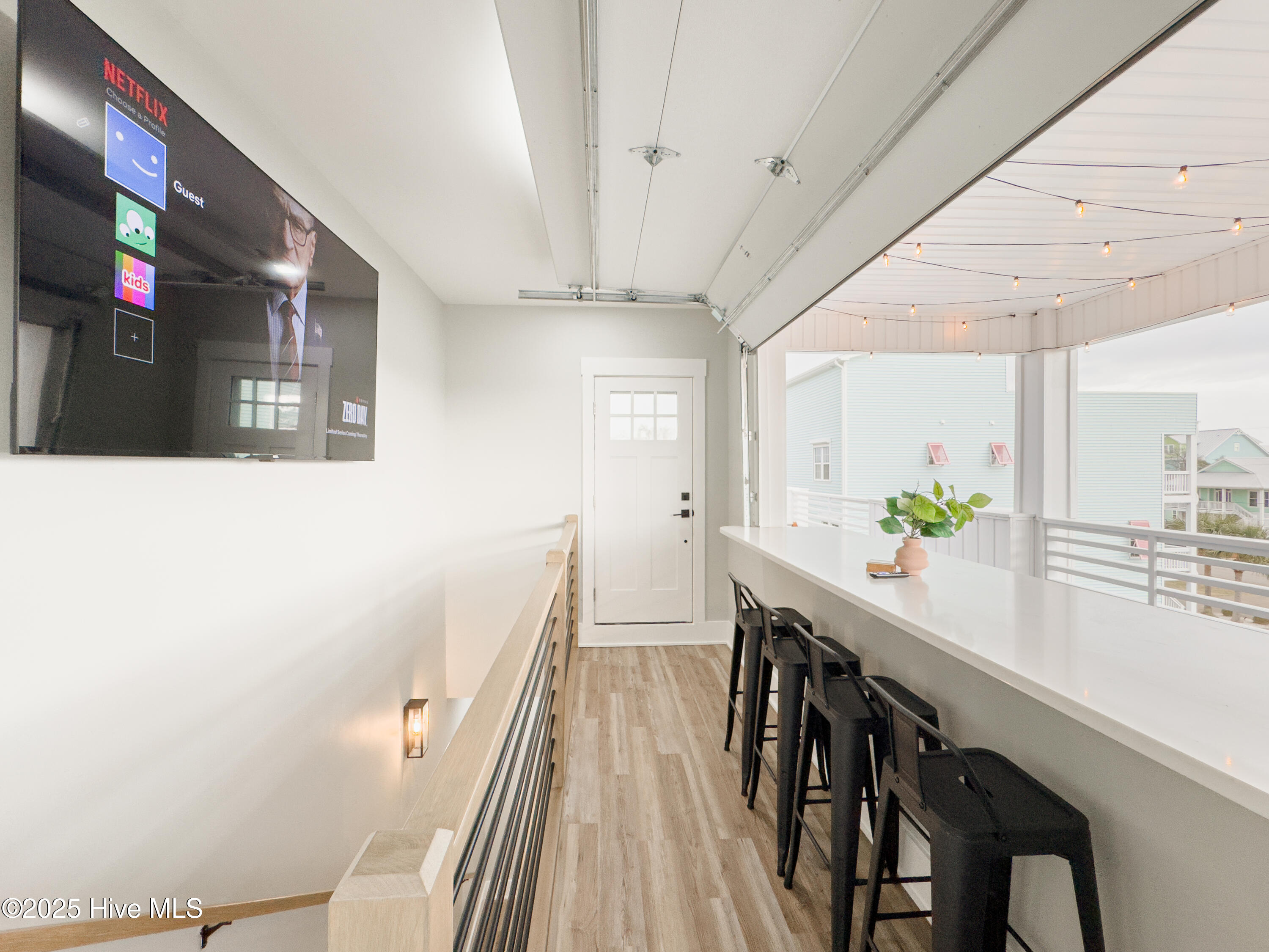 100537870 | Photo 54