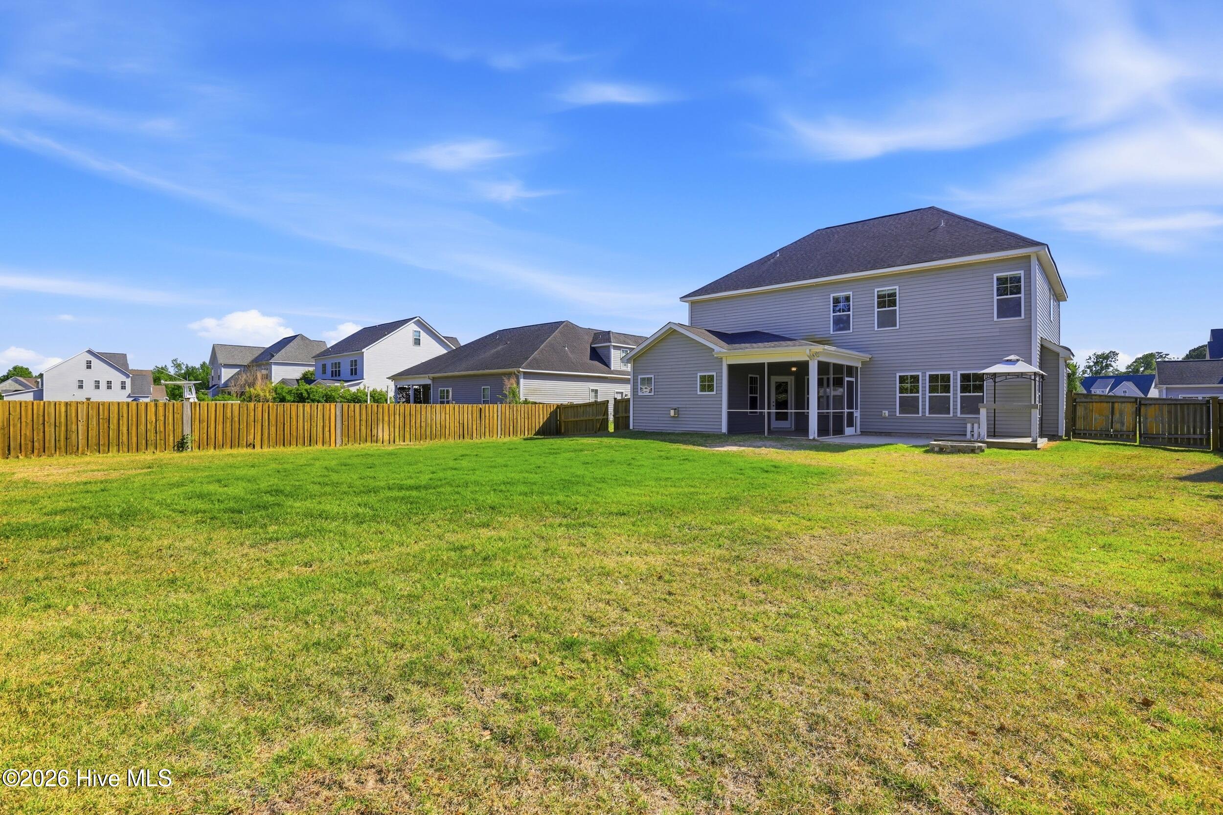 100569352 | Photo 57