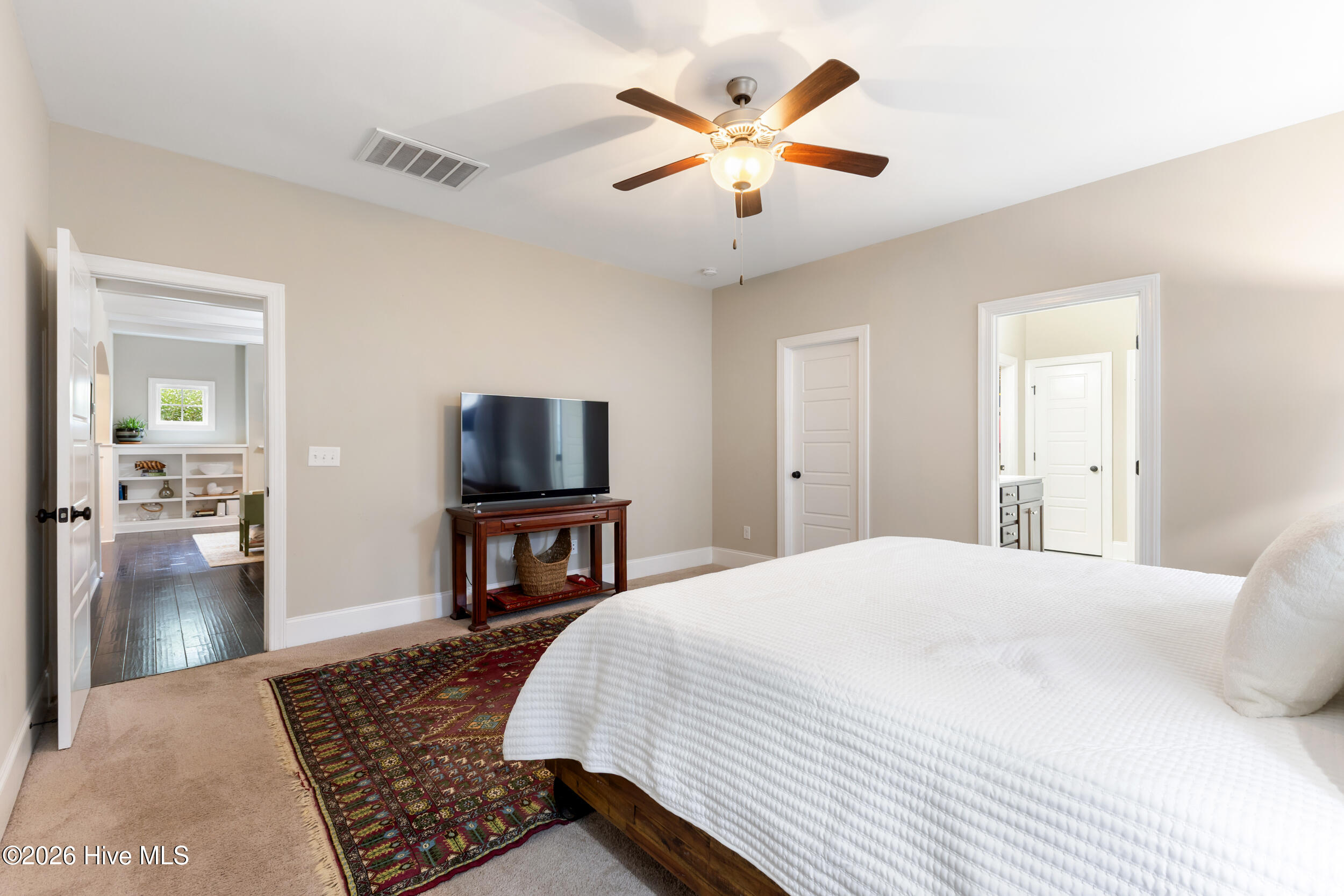 100554071 | Photo 22