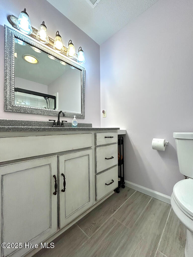 100540831 | Photo 19