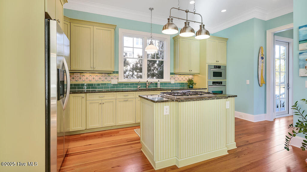 100538863 | Photo 16