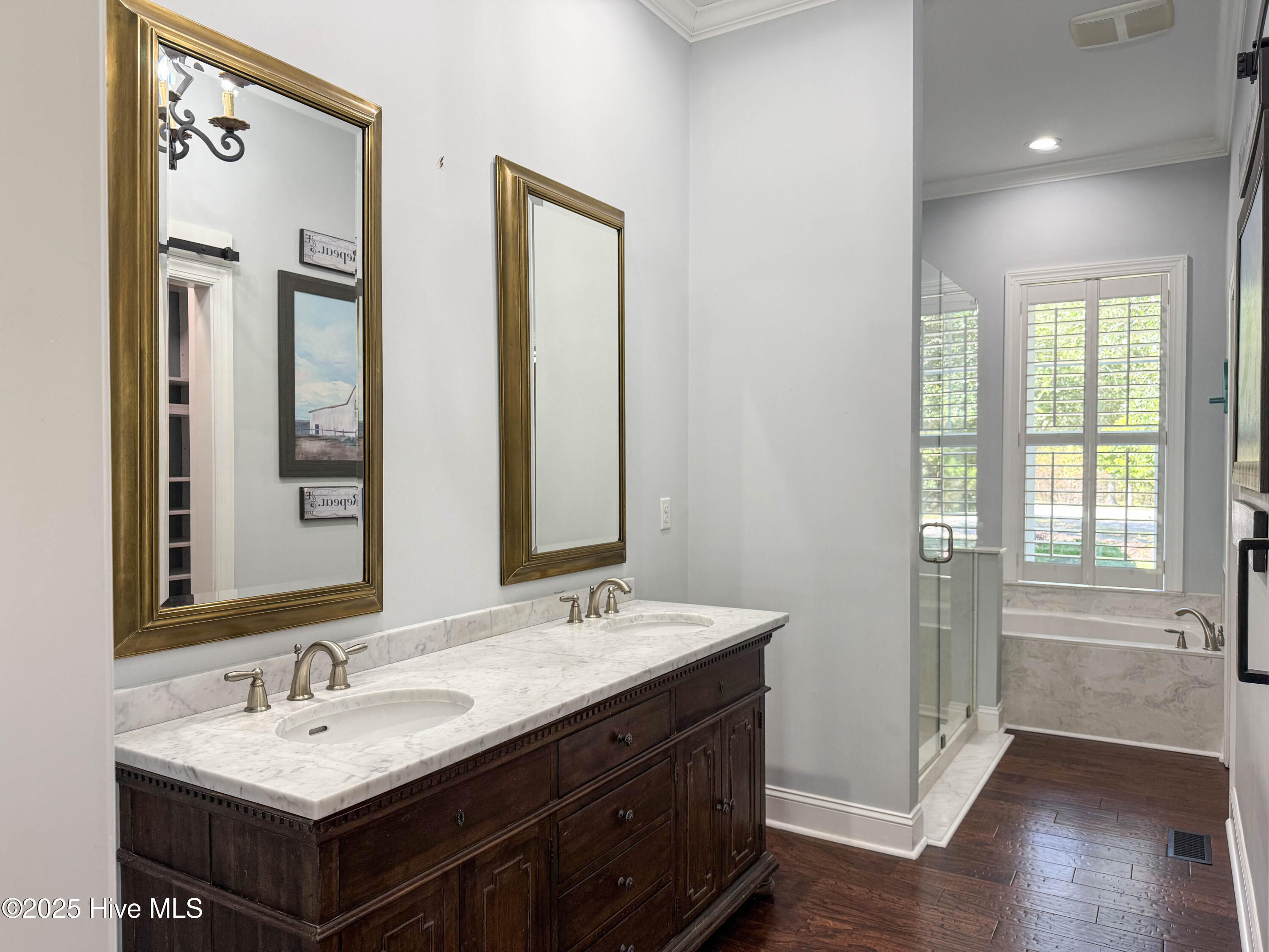 100537477 | Photo 31