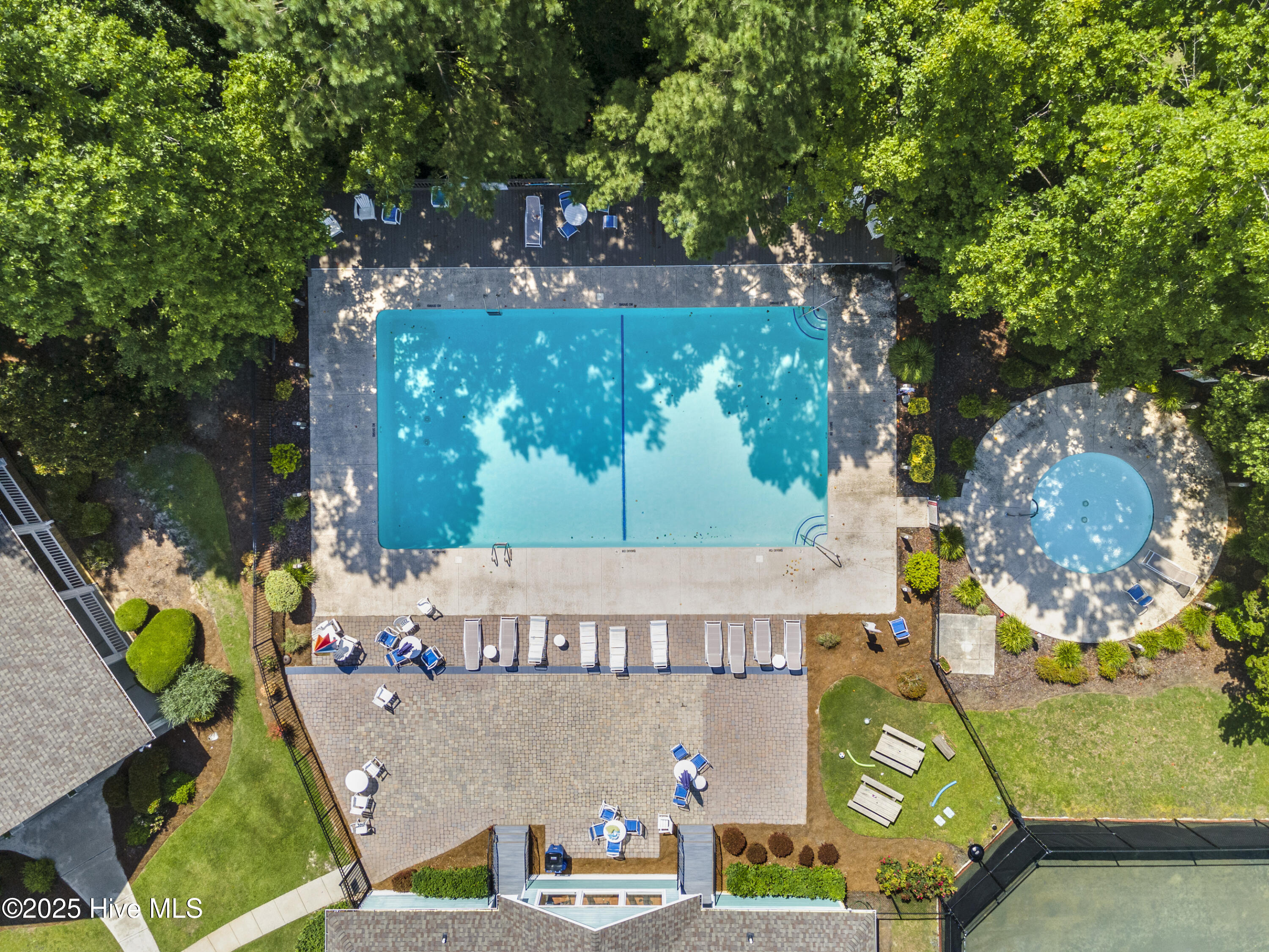 100494570 | Photo 27