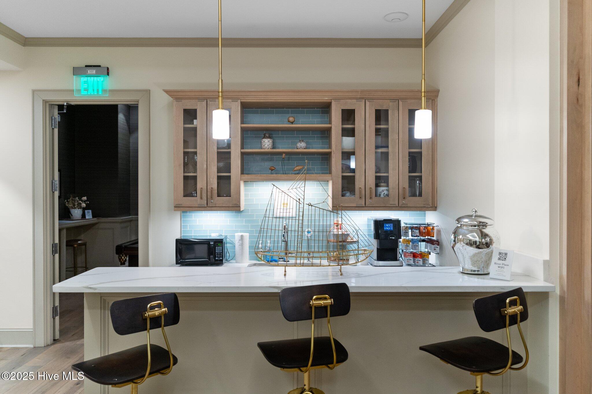 100529175 | Photo 40