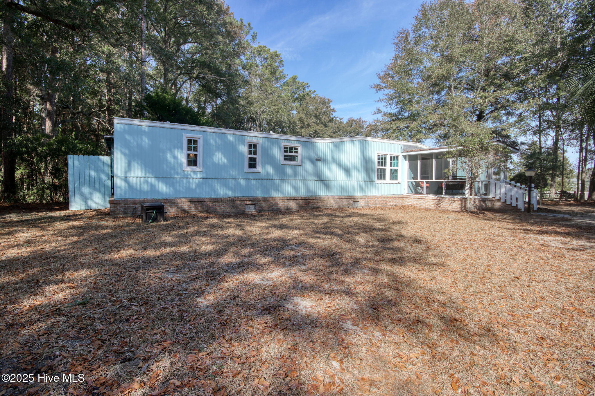 100566005 | Photo 18