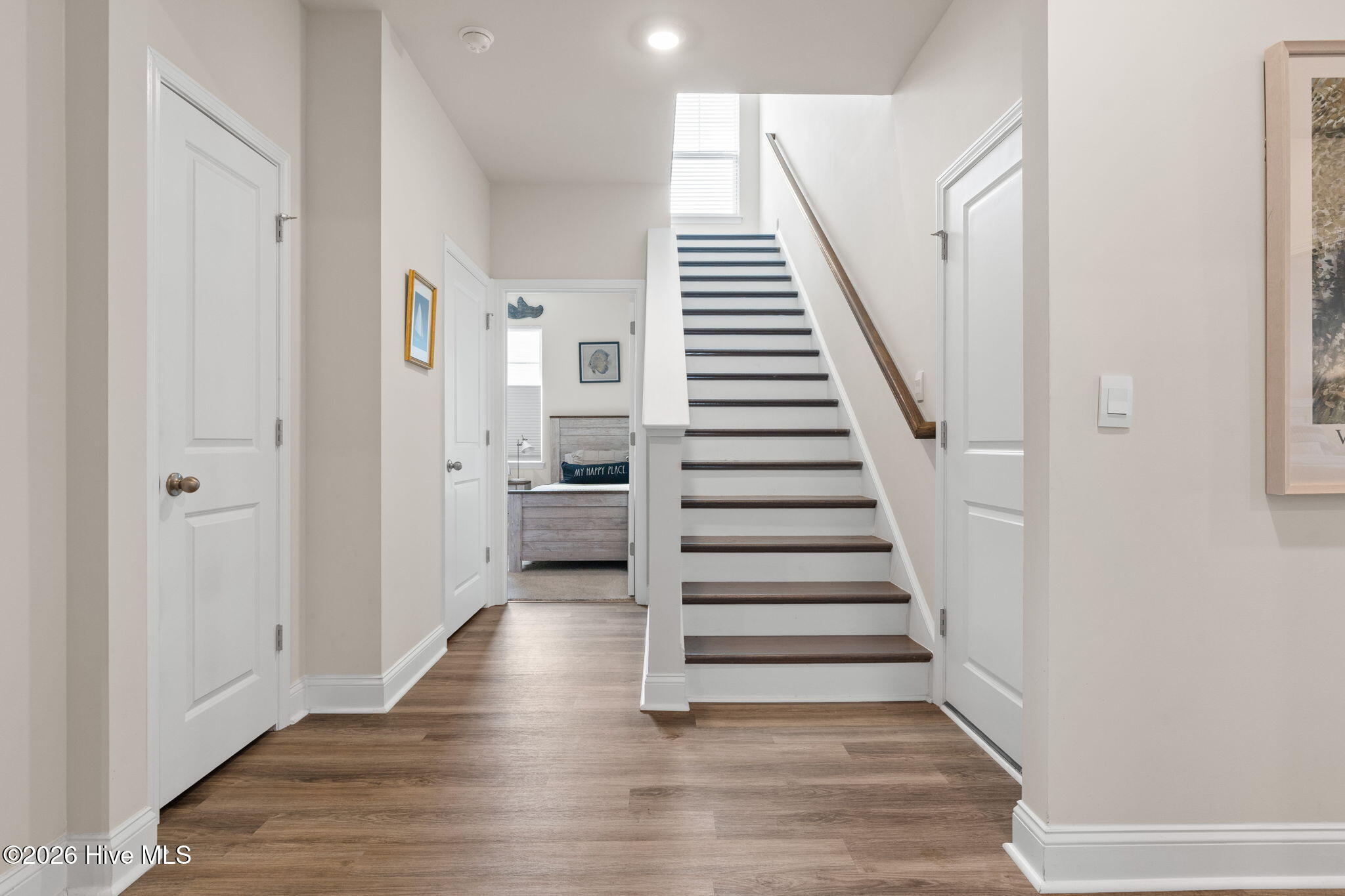 100555775 | Photo 33