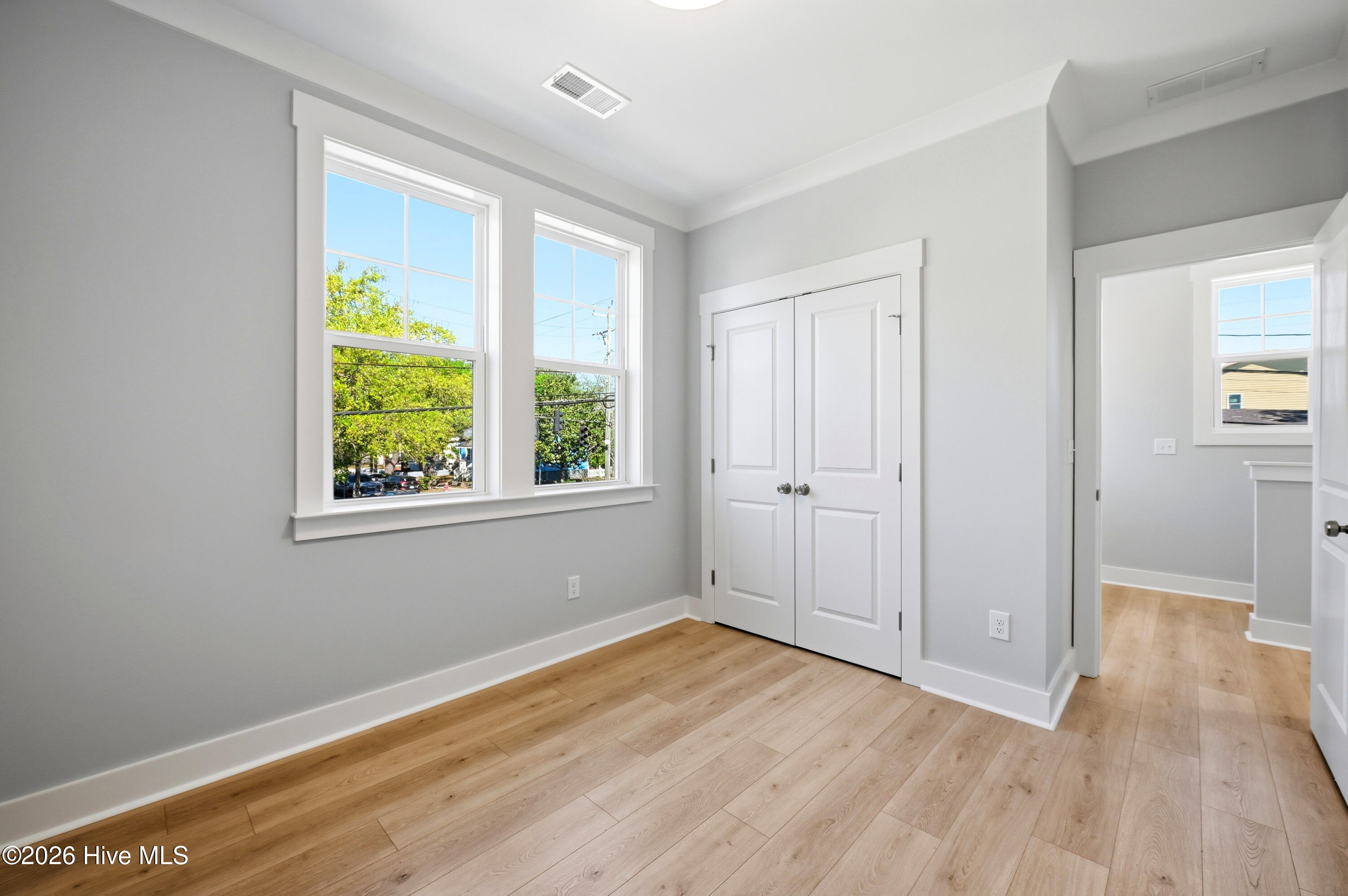 100566798 | Photo 32