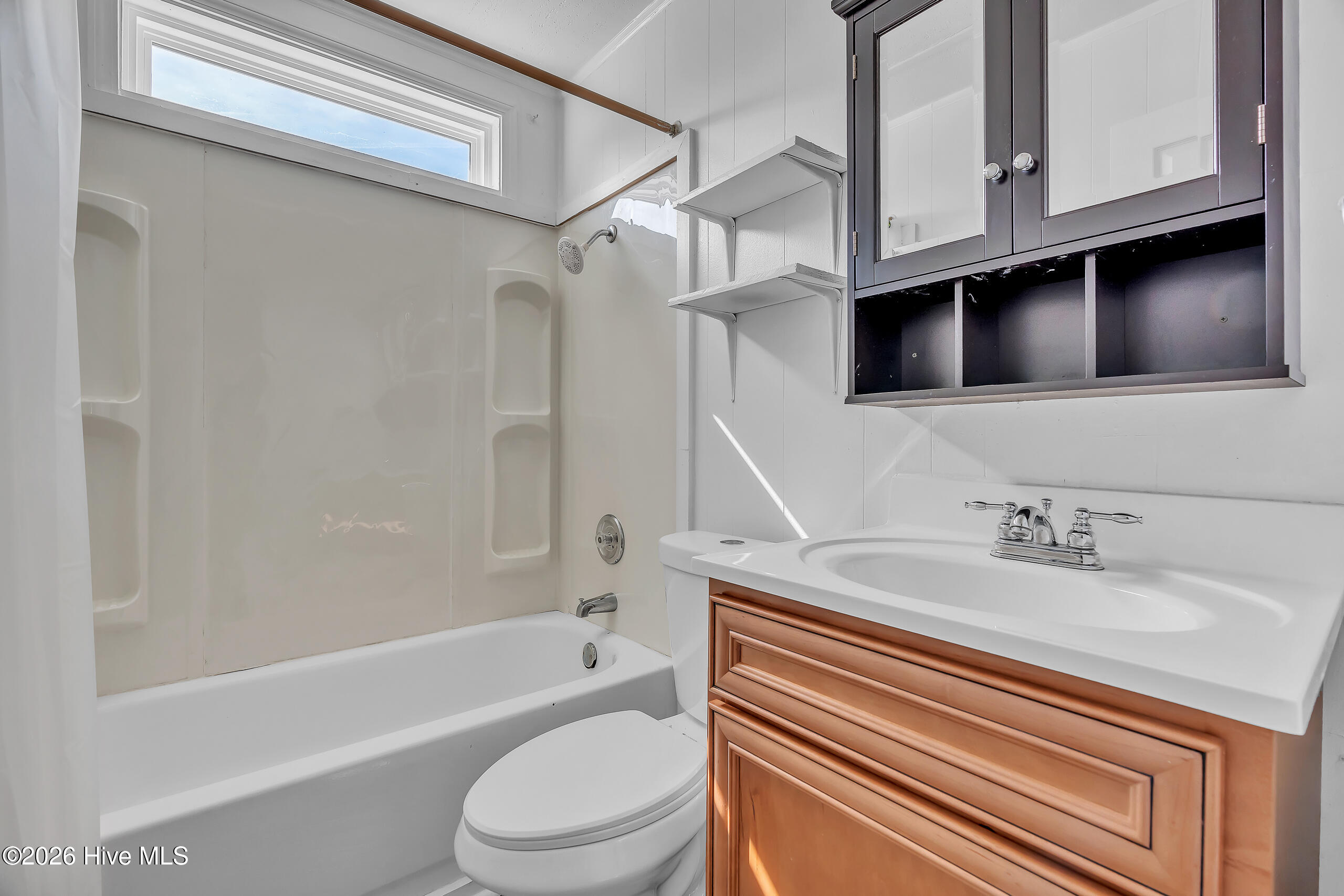 100567424 | Photo 24