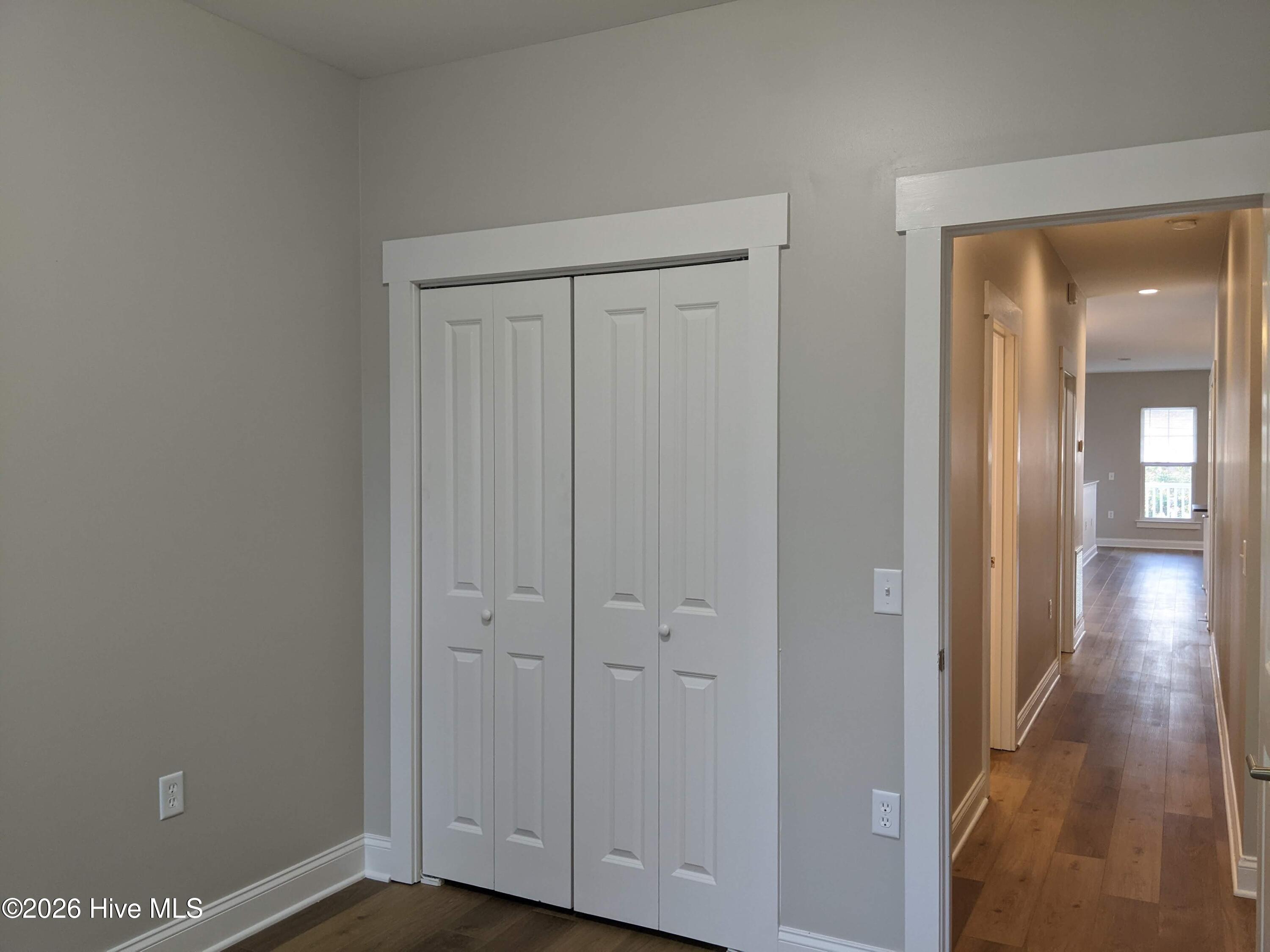 100556319 | Photo 12