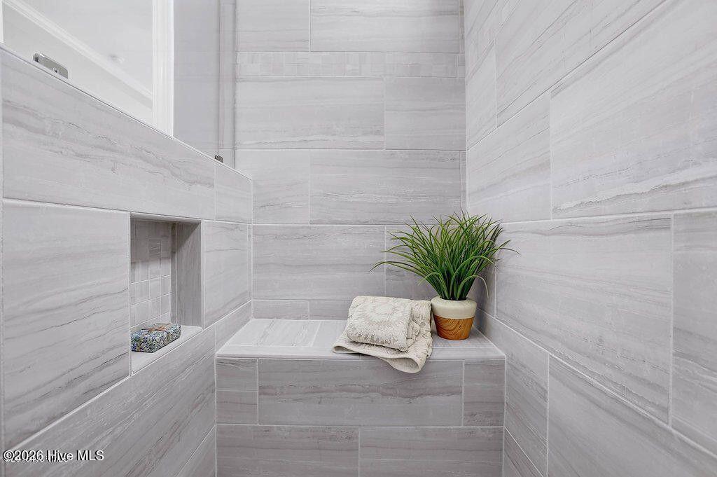 100558506 | Photo 22