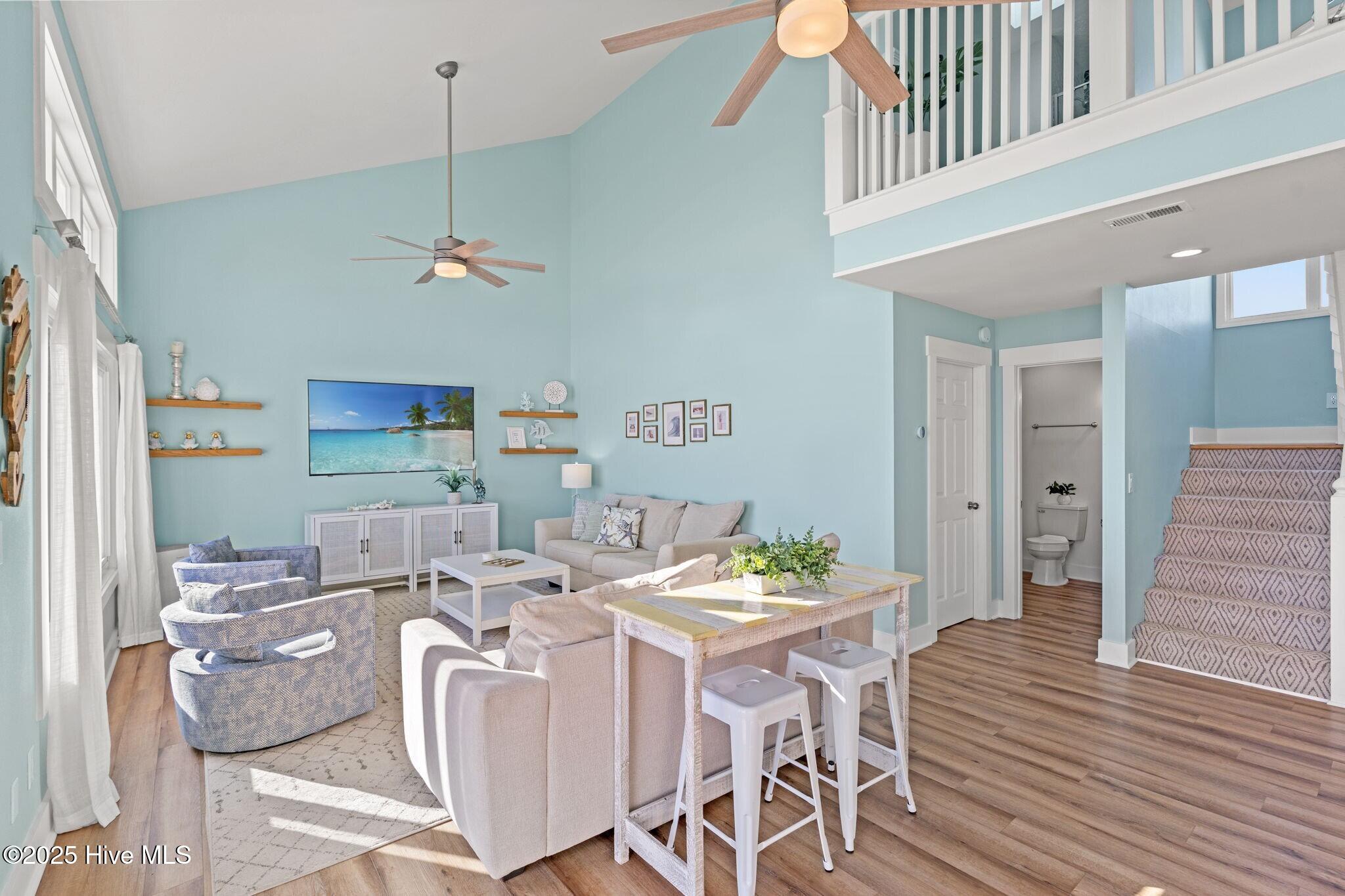 100540283 | Photo 12